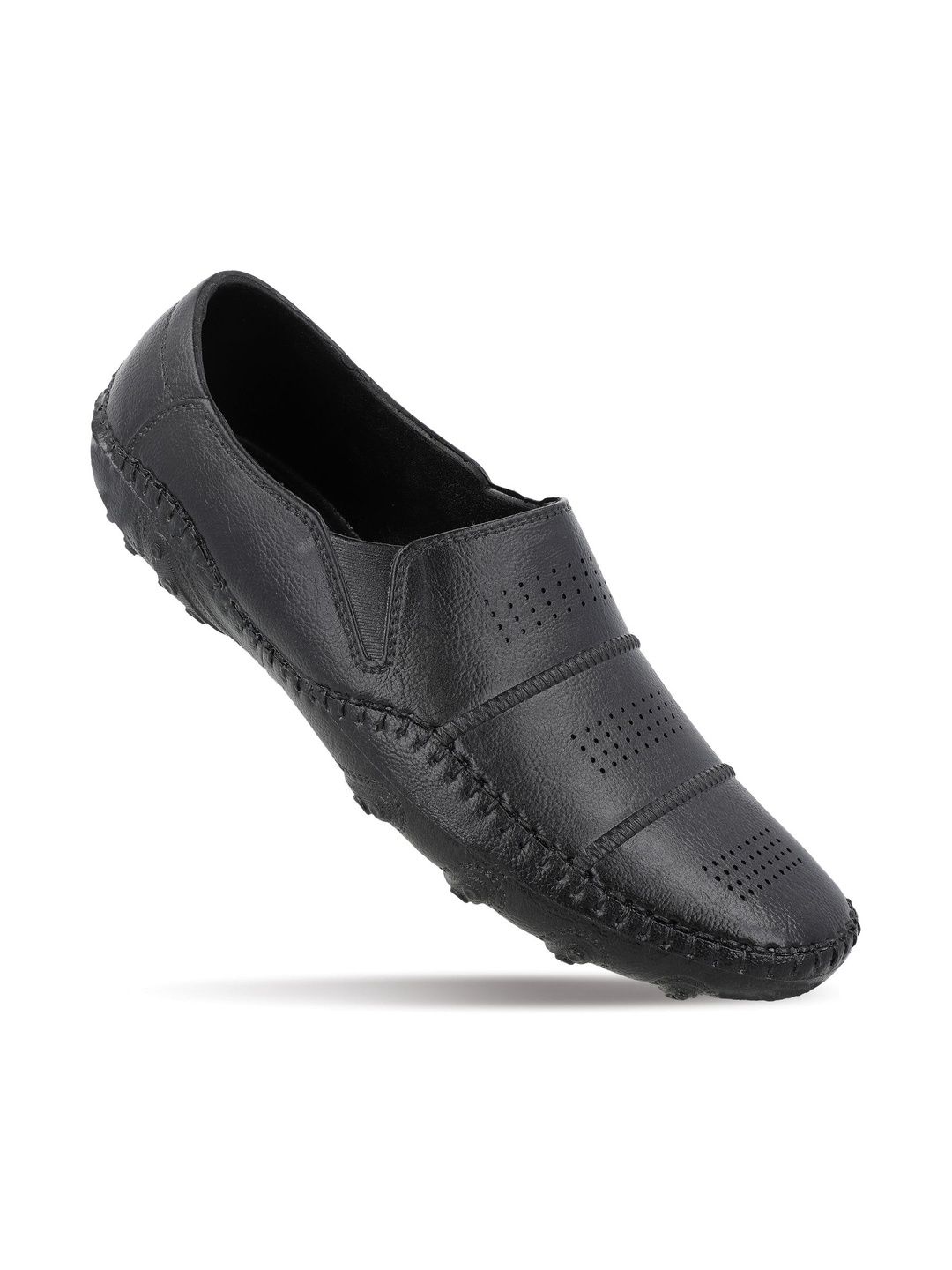 Walkaroo Men Perforations Leather Driving Shoes-image-37