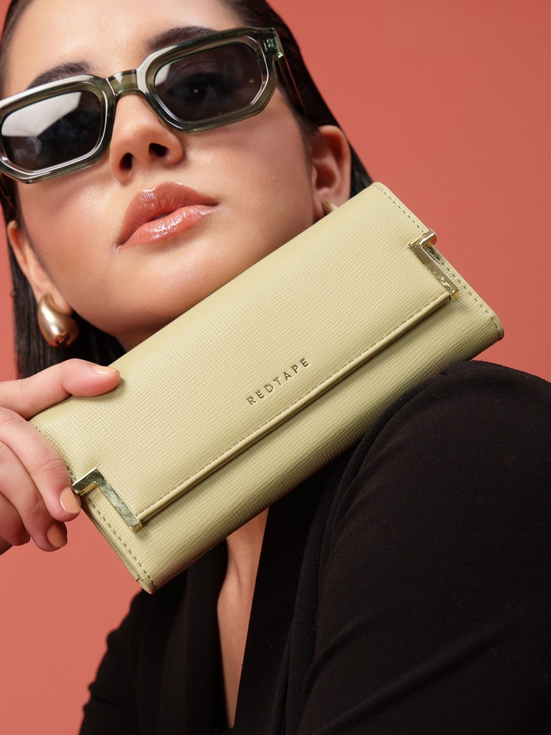 Red Tape Women Green Casual Three Fold Wallet deal from myntra Red Tape Women Green Casual Three Fold Wallet deal from myntra
