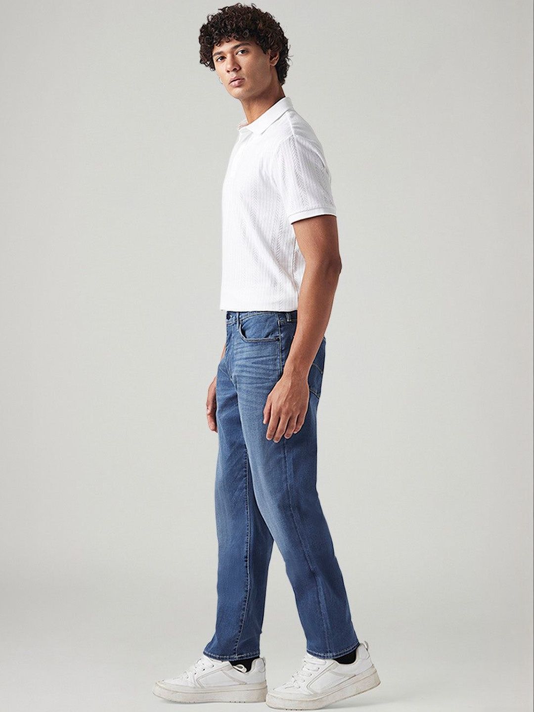 Levis Men Classic Tapered Fit Mid-Rise Light Fade Stretchable Jeans-image-15