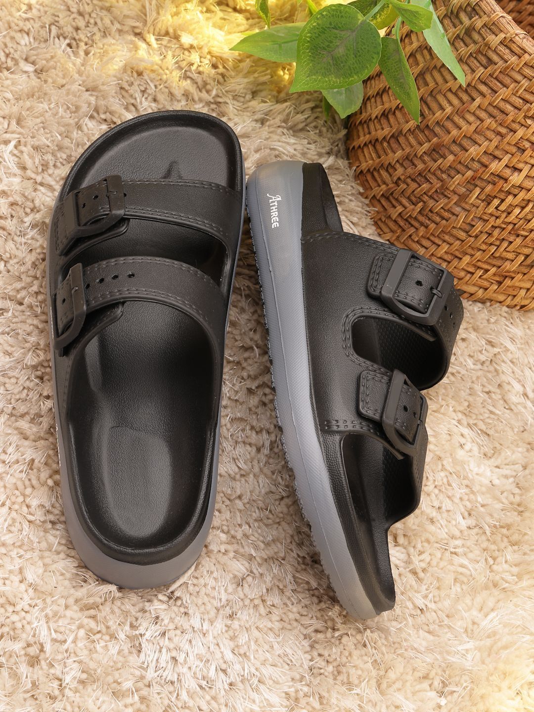 Athree Men Slip-On-picture-31
