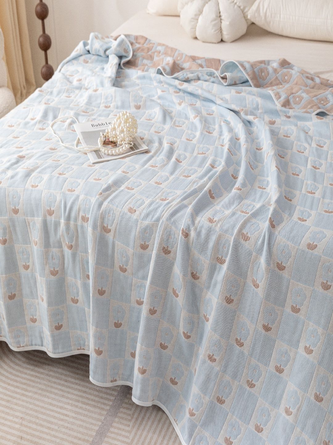 JC HOME Blue AC Room 300 GSM Quilt-image-12