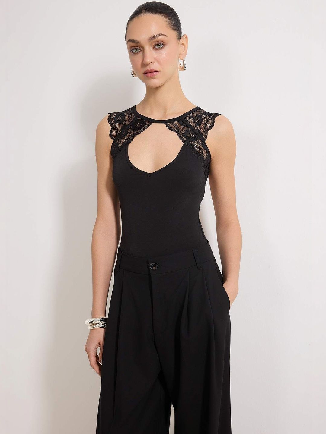 Trendyol Shoulder Straps Bodysuit-image-17