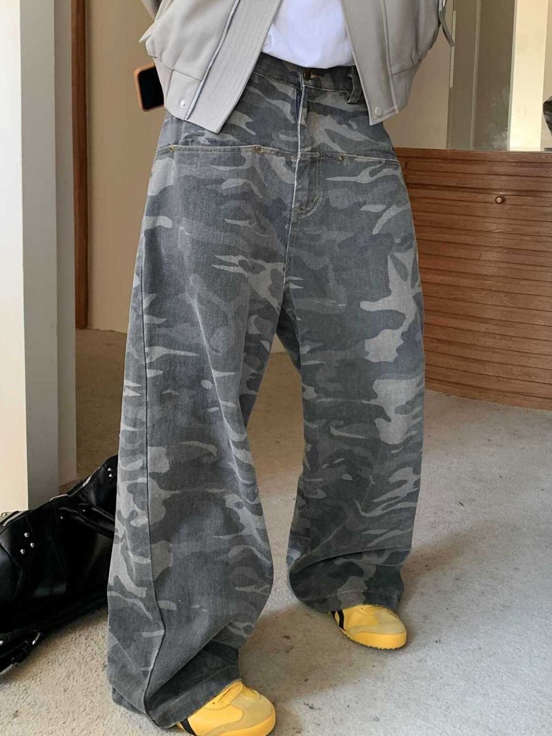 Suo Men Camouflage Printed Relaxed Trousers-picture-45