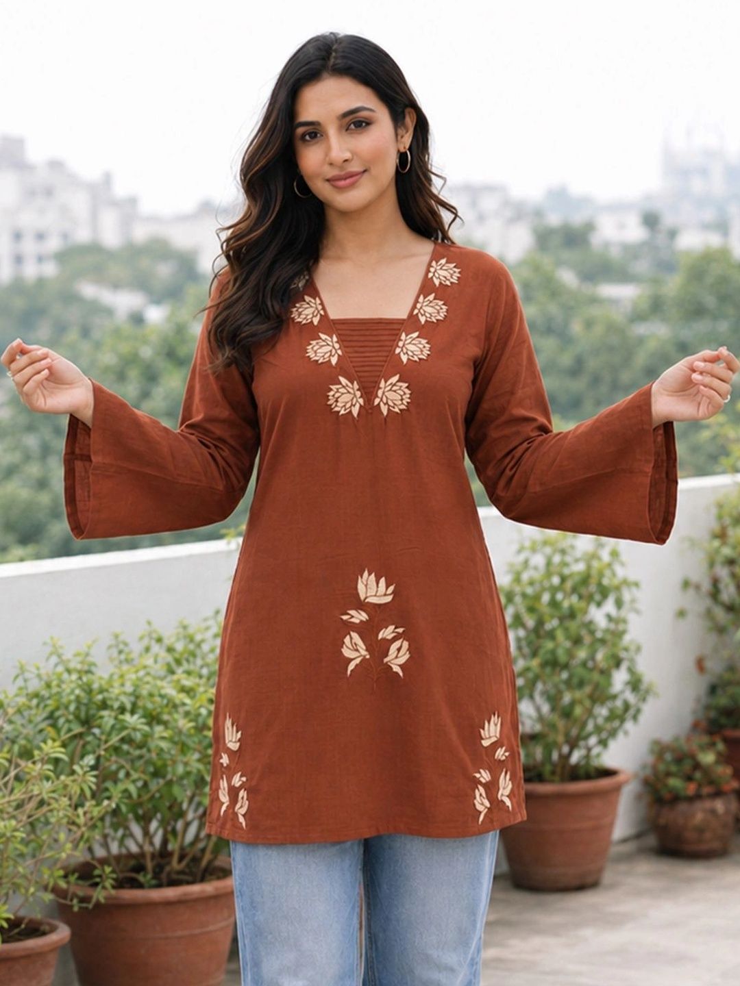 Aaghnya Floral Embroidered Square Neck Thread Work Thread Work Kurti-picture-31