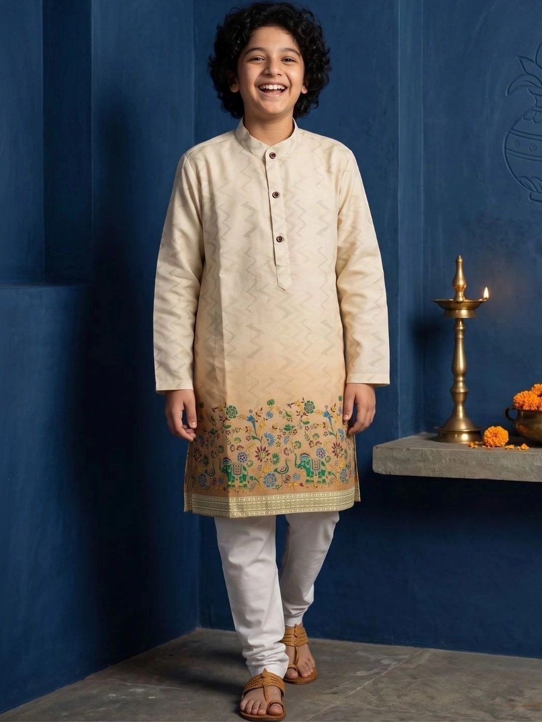 Aj DEZInES Boys Ethnic Motifs Regular Kurta with Pyjamas-picture-14