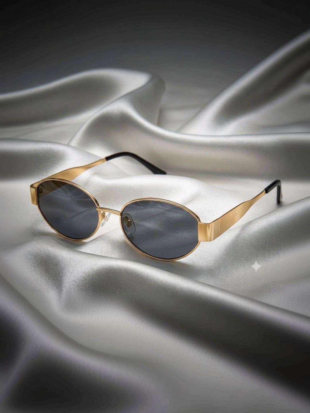 RICH CLUB Unisex Grey Lens & Gold-Toned Oval Sunglasses with-picture-32