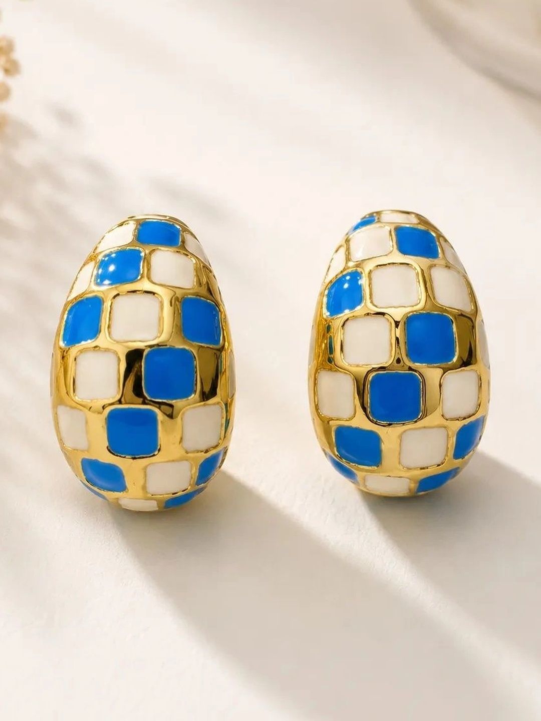 TRINETRA BY NAMYA Geometric Half Hoop Earrings-image-45
