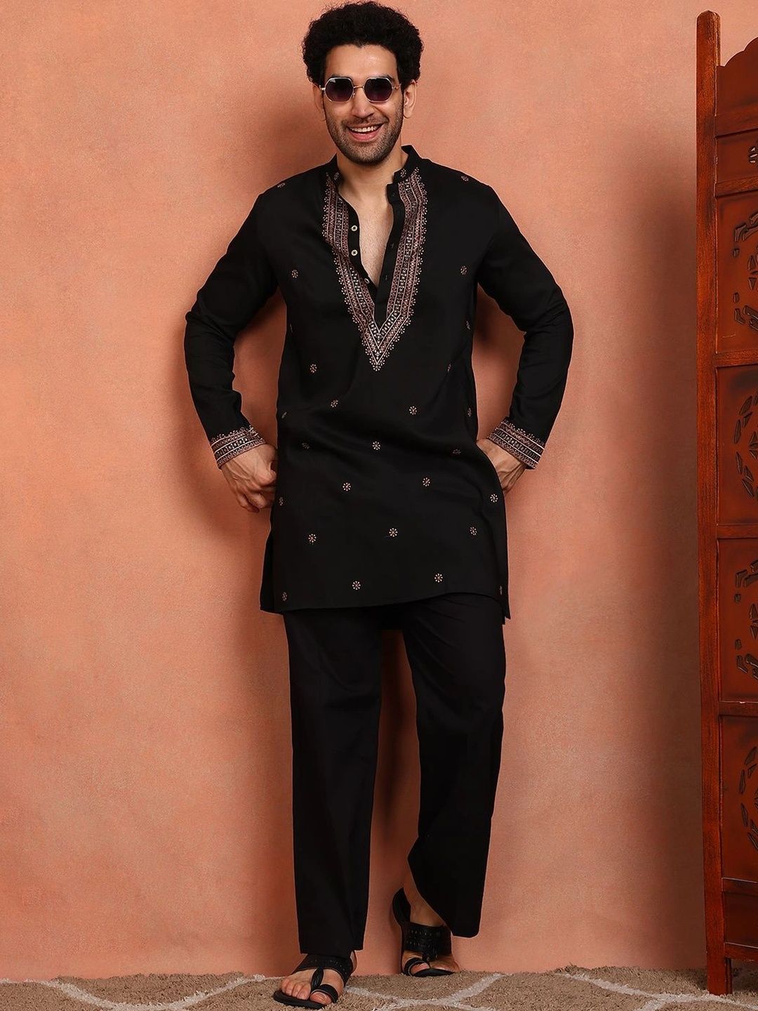 See Designs Men Ethnic Motifs Embroidered Regular Thread Work Kurta with Pyjamas-picture-56