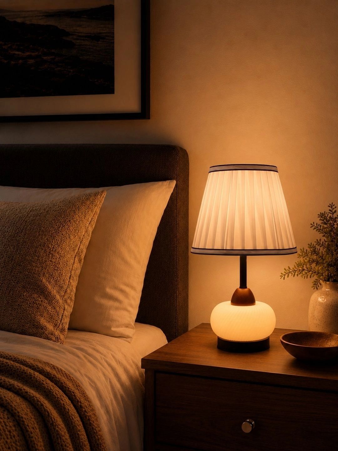 ELARE White Textured Metal Contemporary Bell Shaped Table Lamp with Bulb-image-38