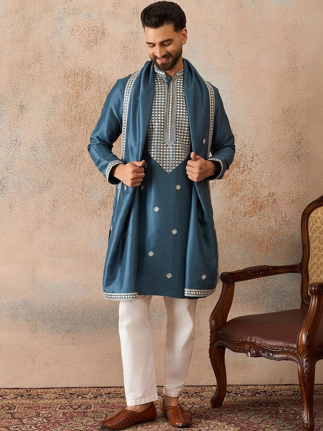 Ethnic Bay Men Ethnic Motifs Embroidered Regular Thread Work Kurta with Pyjamas & With Dupatta-image-9