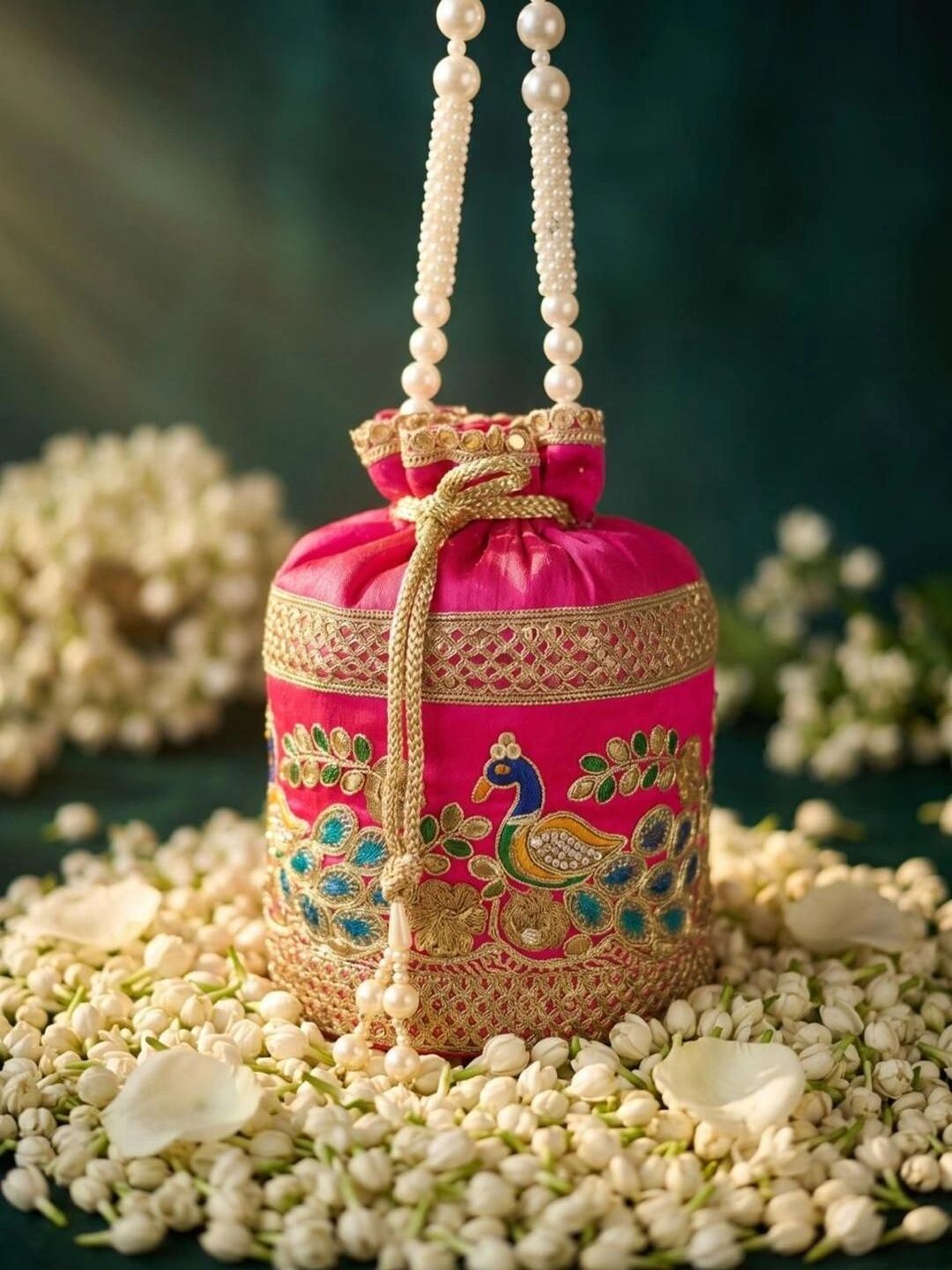 Nui Ethnic Motifs Embellished Handheld Bag-picture-17