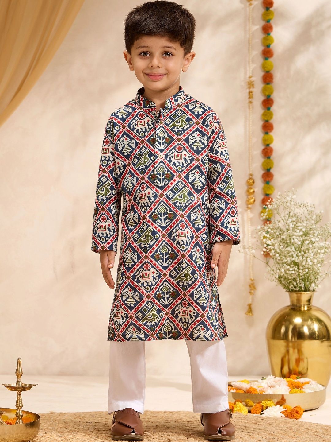 VASTRAMAY Boys Ethnic Motifs Printed Regular Pure Cotton Kurta with Pyjamas-picture-31