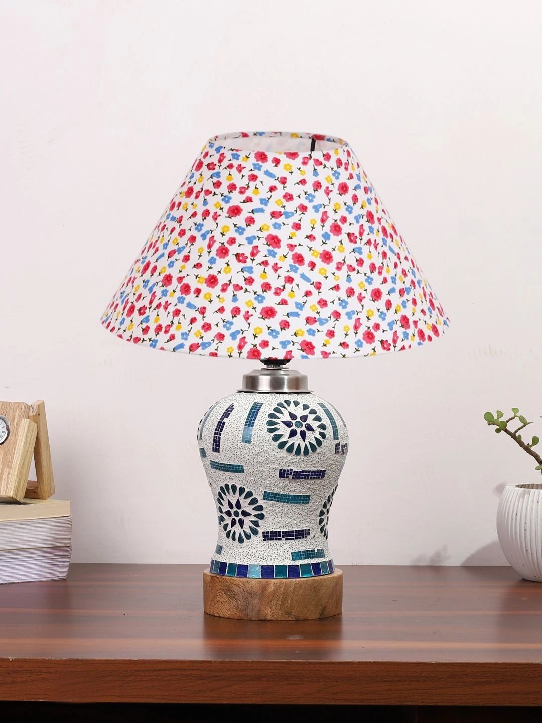 Myntra Elegant Homes Multicoloured Printed Glass Traditional Frusturical Shaped Table Lamp-picture-28