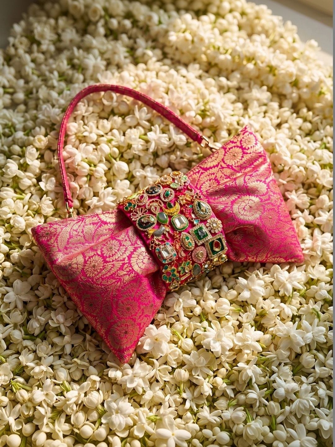Nui Handheld Bag-image-16