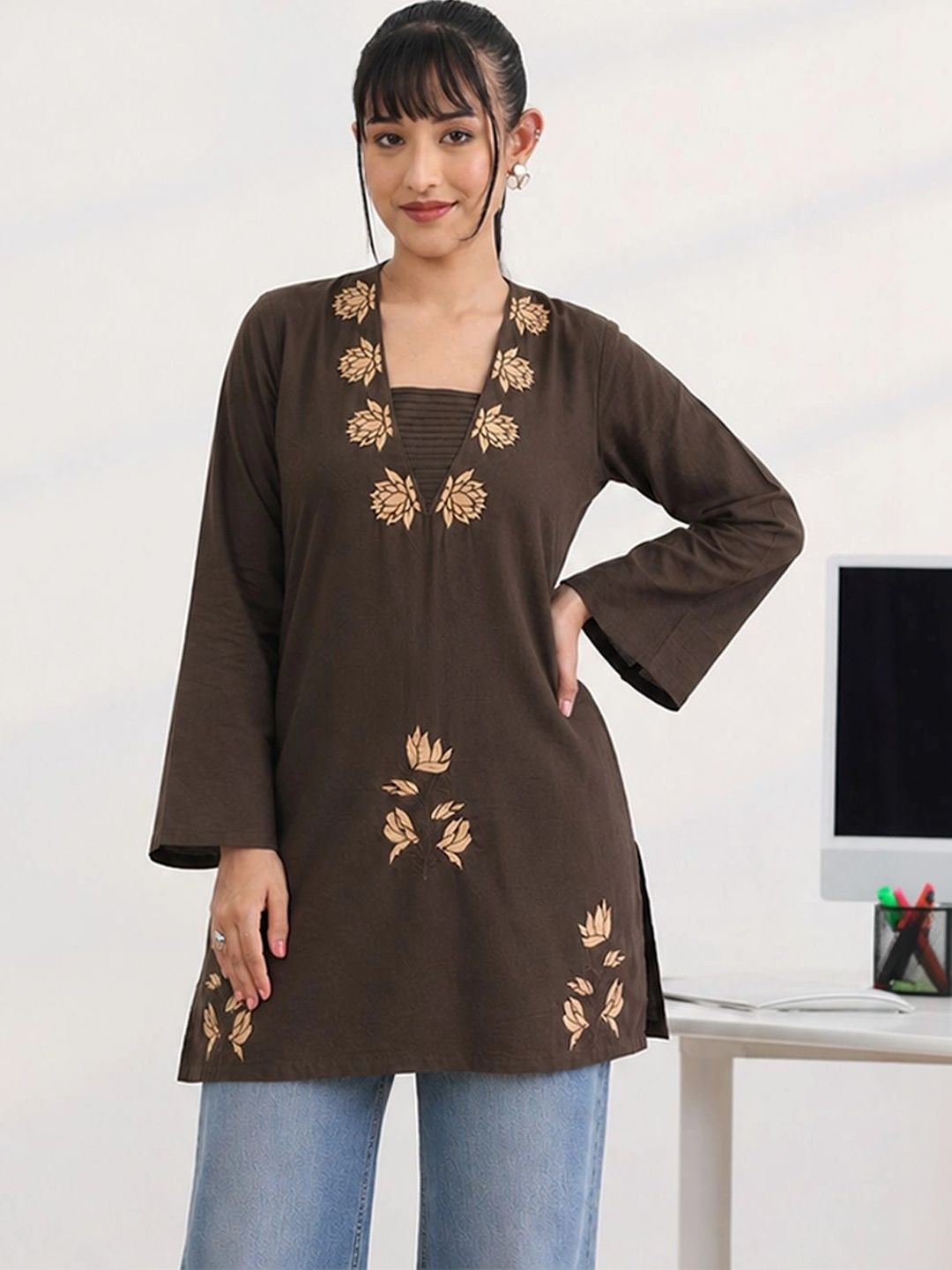 Anouk Ethnic Motifs Embroidered V-Neck Thread Work Thread Work Kurti-picture-29