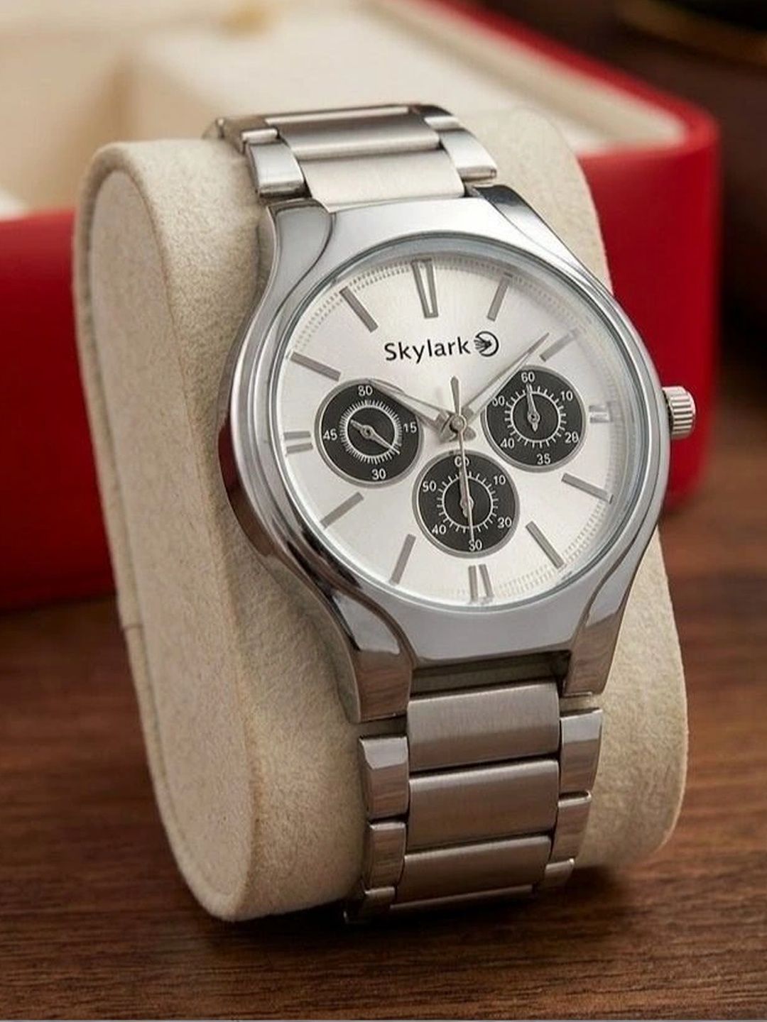 Skylark Men Dial & Stainless Steel Bracelet Style Straps Analogue Chronograph Watch-picture-0