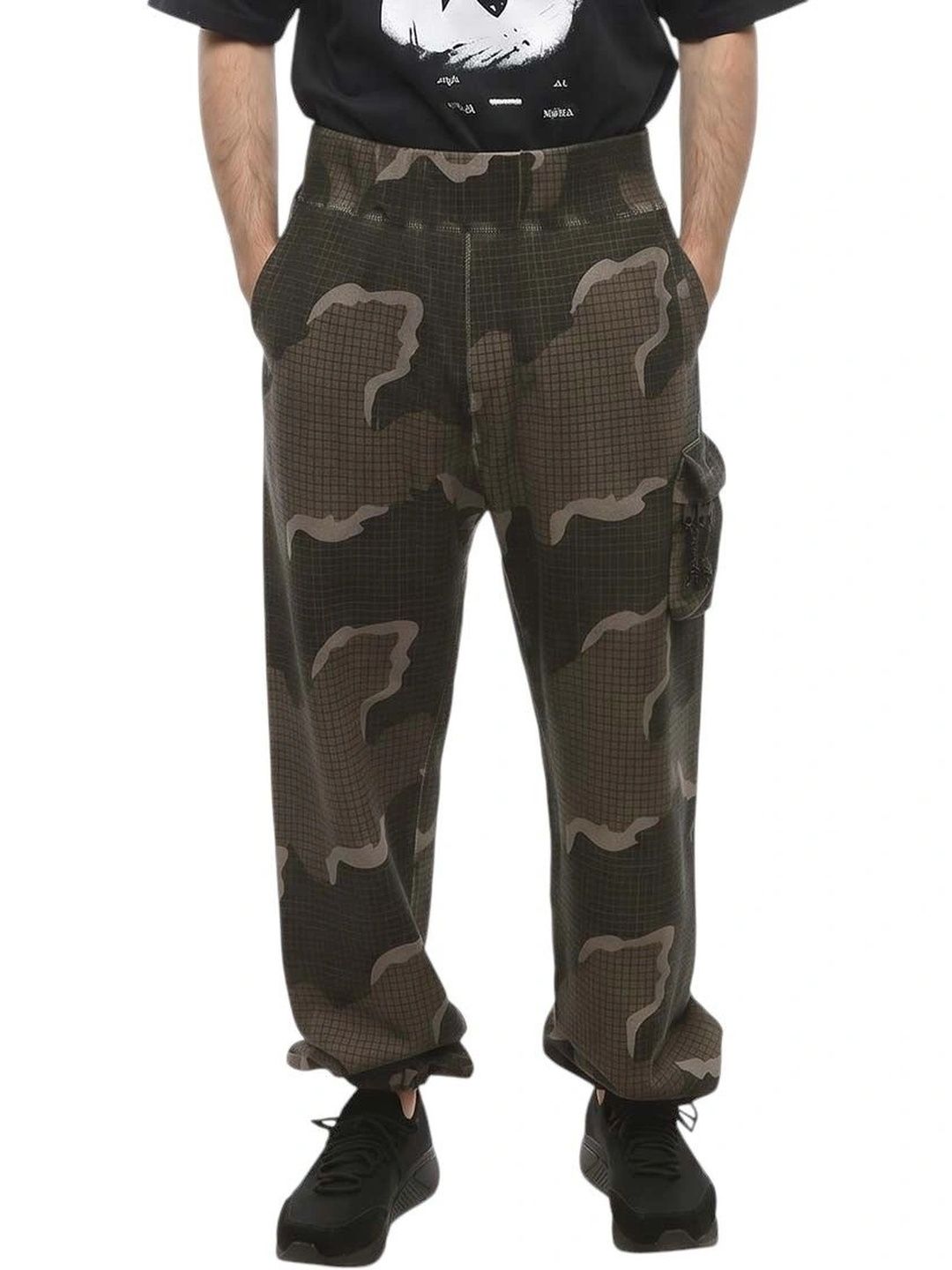 Undercover Men Relaxed Fit Camouflage Cargos-picture-16