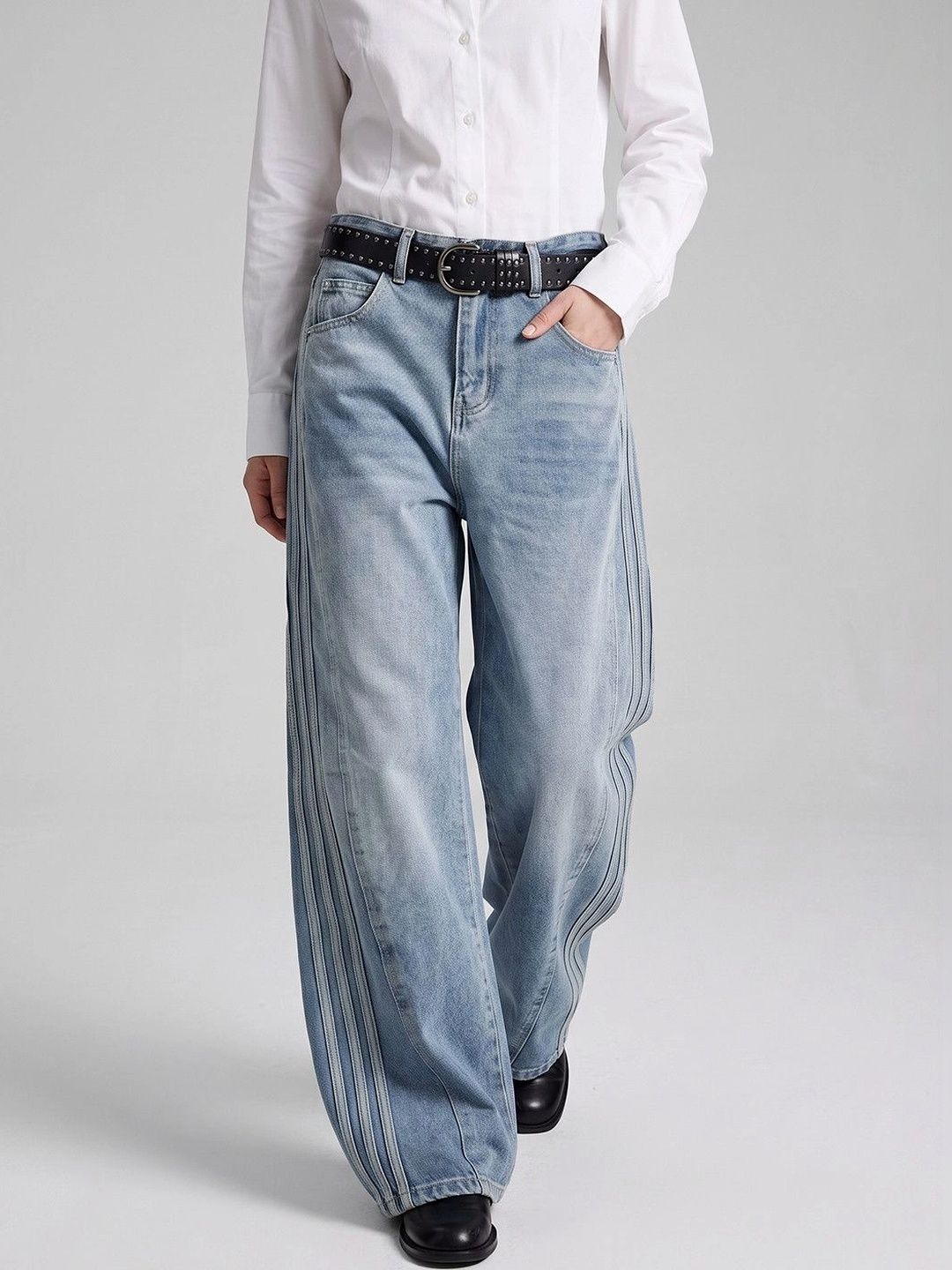 Suo Women Regular Fit Mid-Rise Light Fade Jeans-picture-25