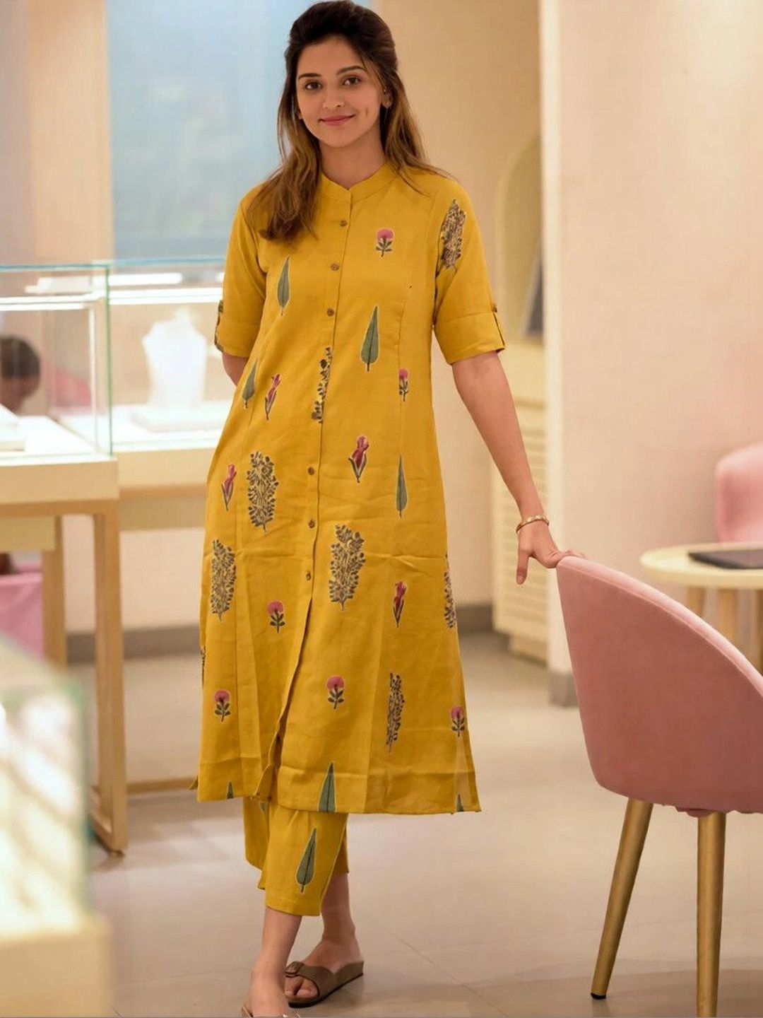 Sangria Women Floral Printed Regular Kurta with Trousers-picture-15