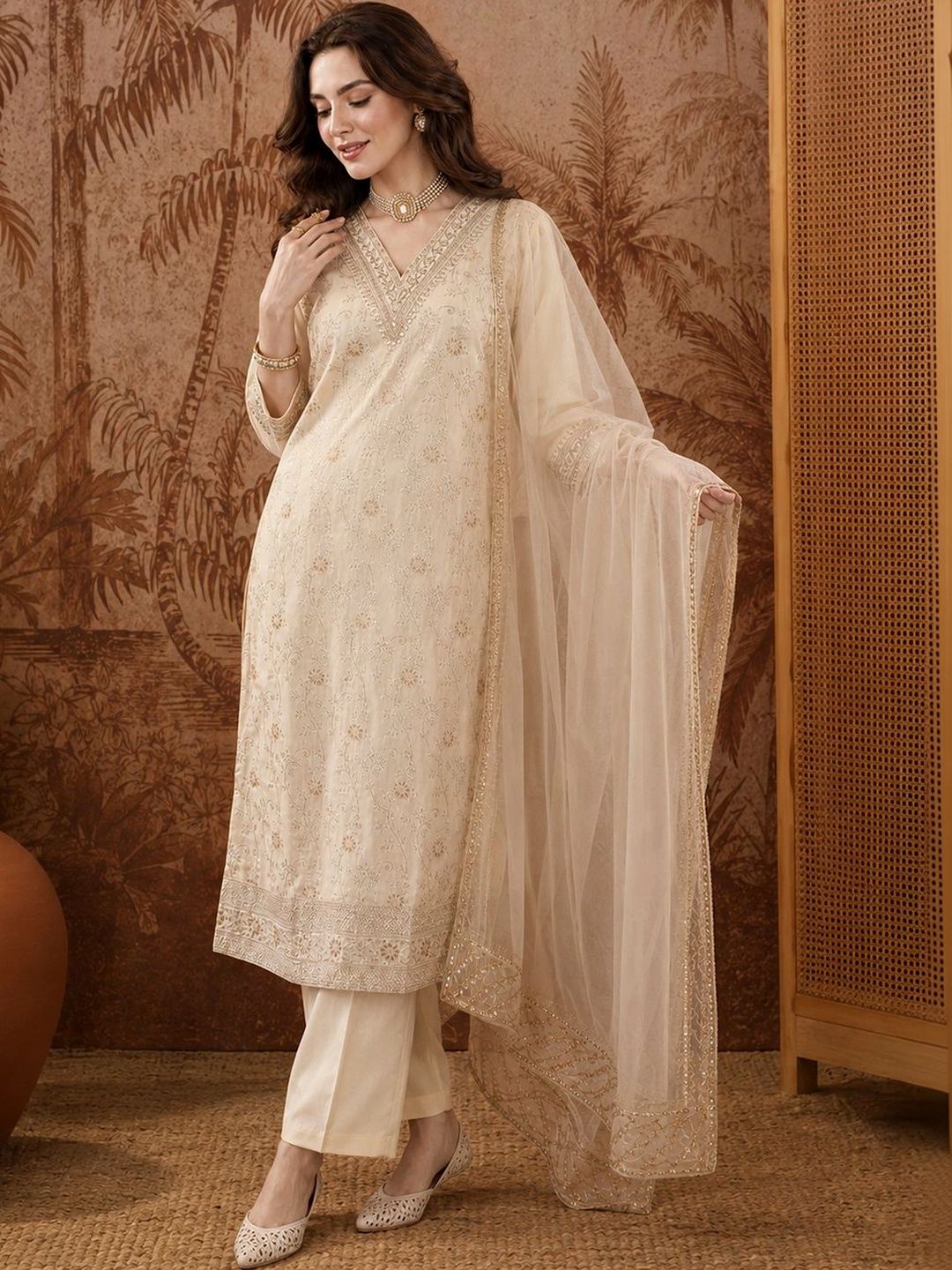 Suha Women Ethnic Motifs Embroidered Regular Thread Work Chanderi Silk Kurta with Trousers & With Dupatta