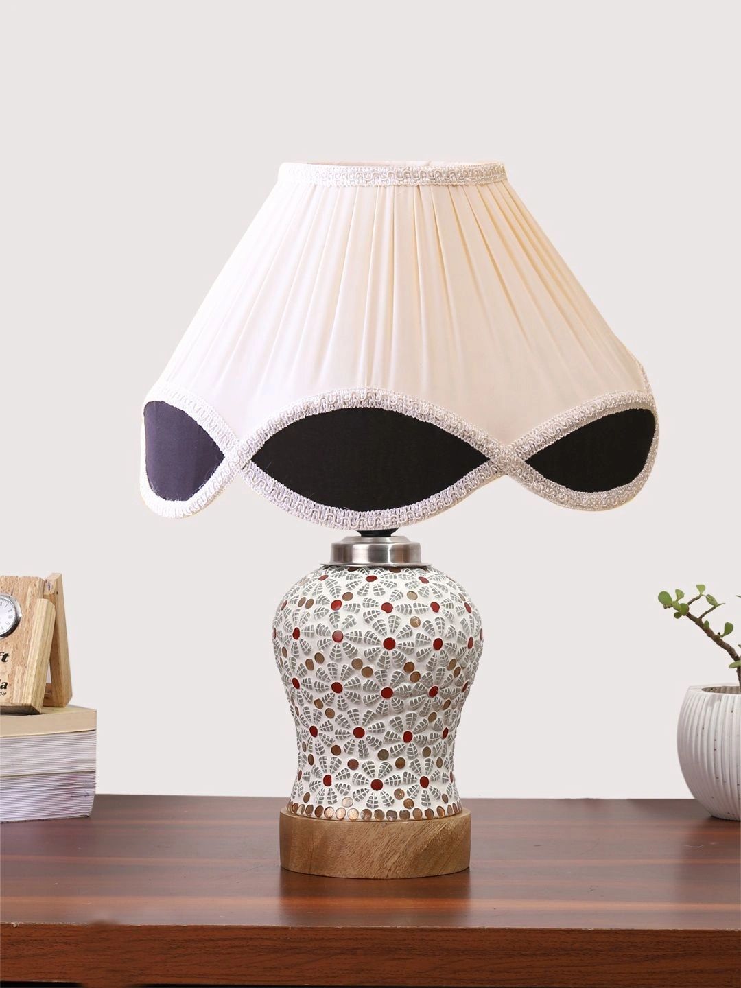Myntra Elegant Homes Multicoloured Glass Traditional Cylindrical Shaped Table Lamp-image-14