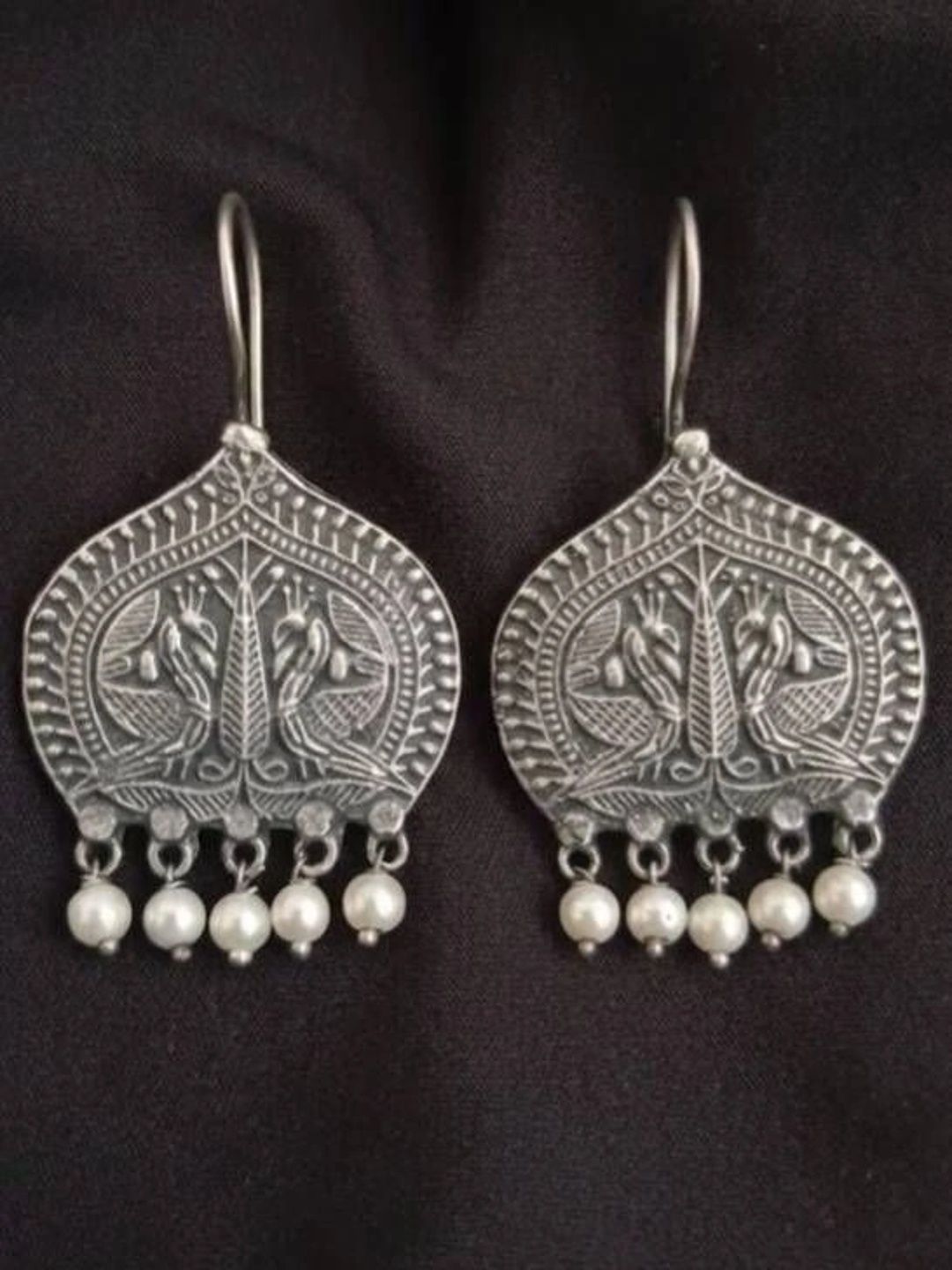 THE GLAM POUCH Geometric Drop Earrings-image-6