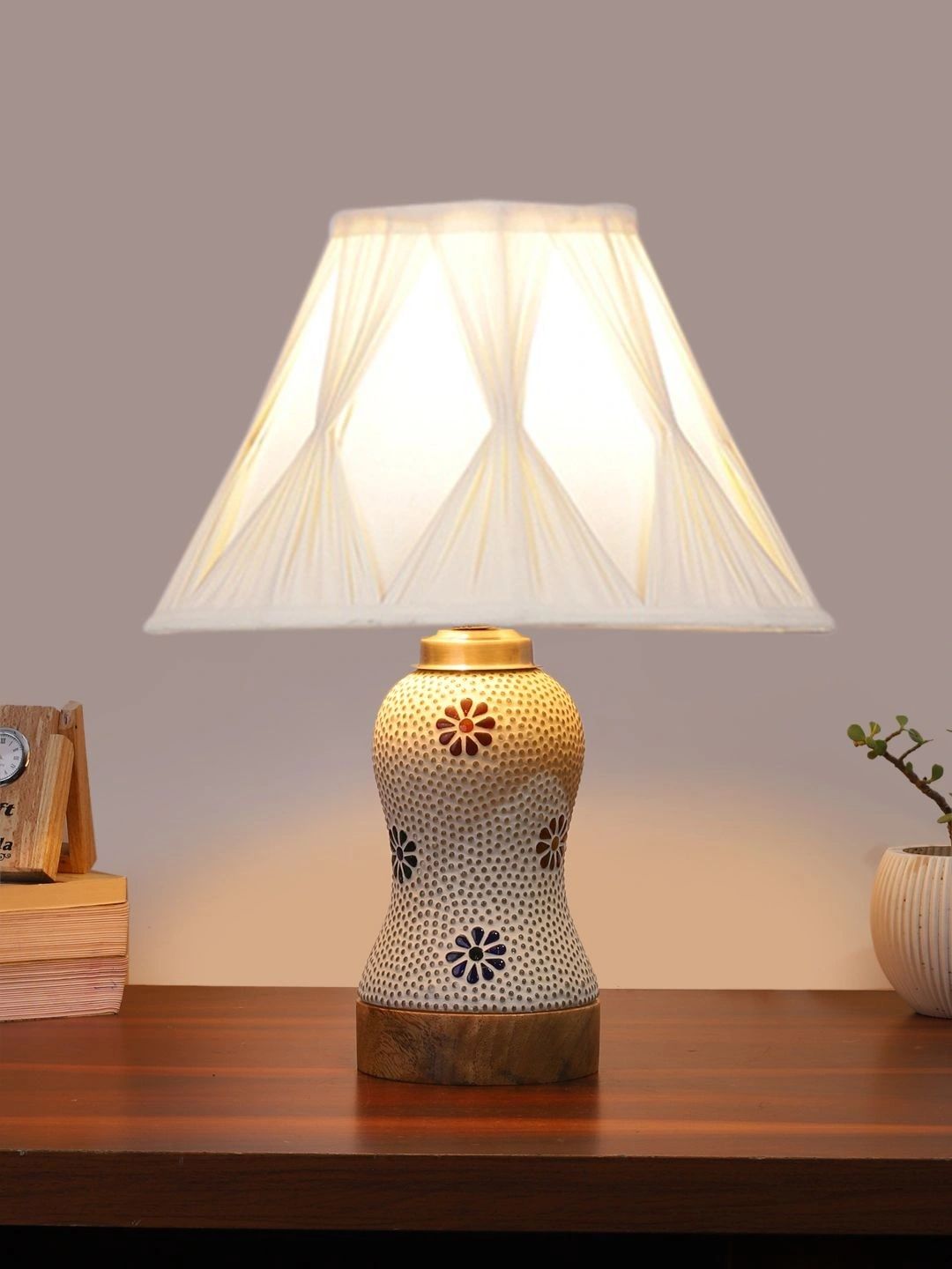 Myntra Elegant Homes Multicoloured Printed Glass Traditional Frusturical Shaped Table Lamp-picture-29