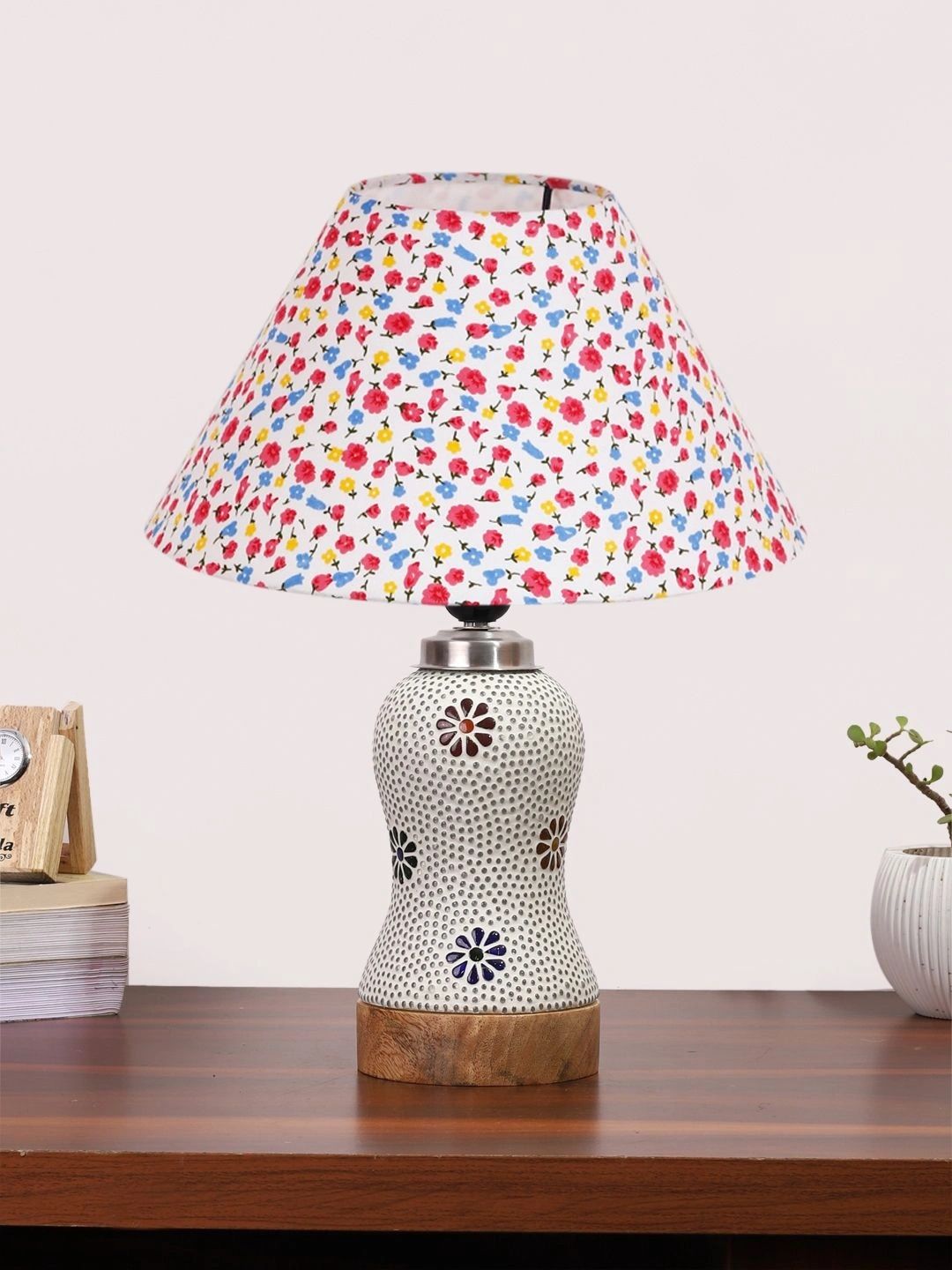Myntra Elegant Homes Multicoloured Printed Glass Traditional Frusturical Shaped Table Lamp-picture-33