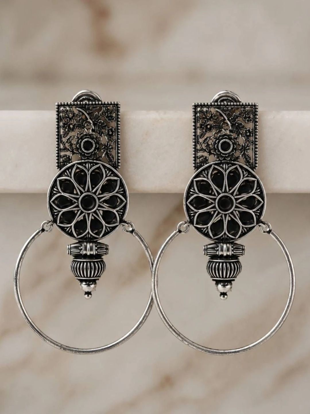THE GLAM POUCH Geometric Hoop Earrings-picture-35