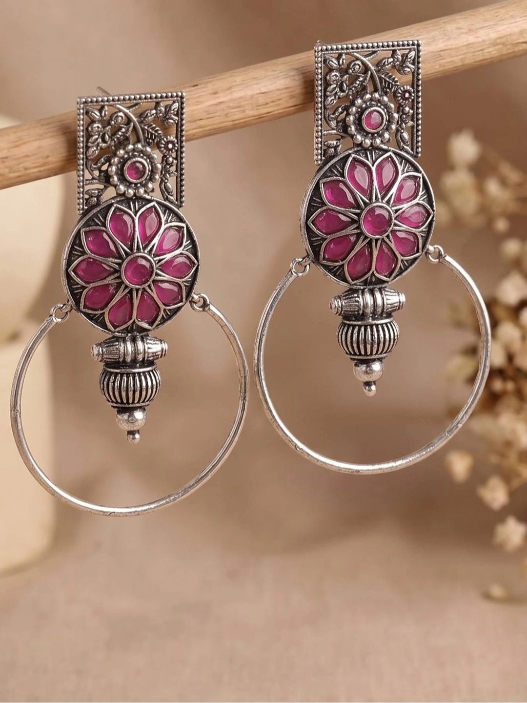 THE GLAM POUCH Circular Hoop Earrings-picture-16