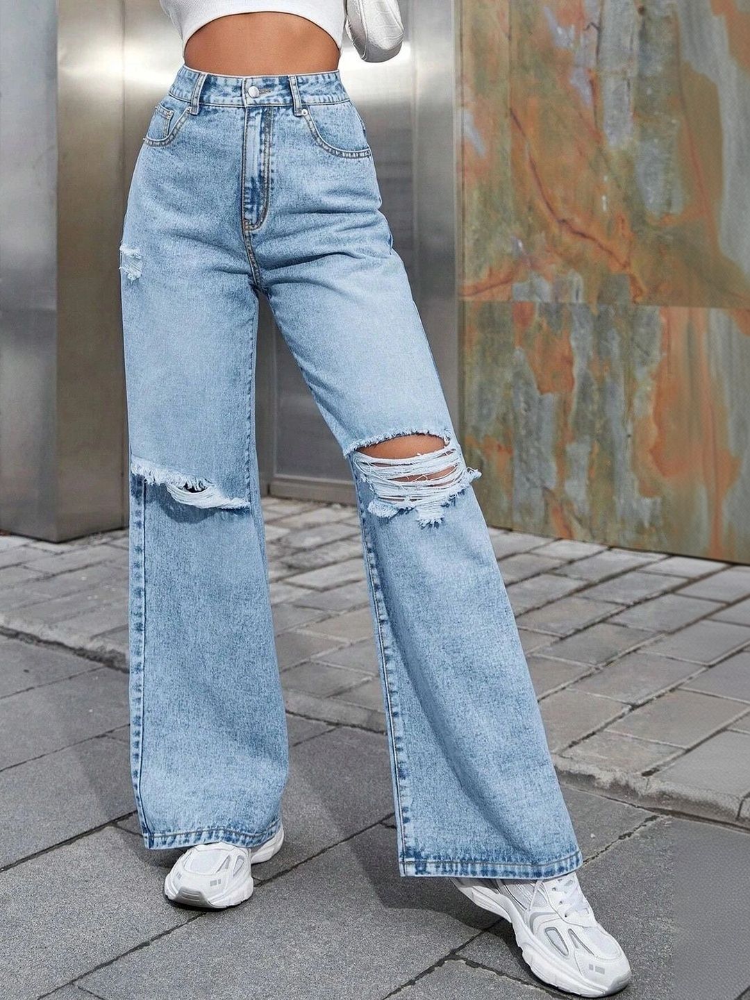 AAV2 Women Relaxed Fit High-Rise Highly Distressed Stretchable Jeans-picture-51