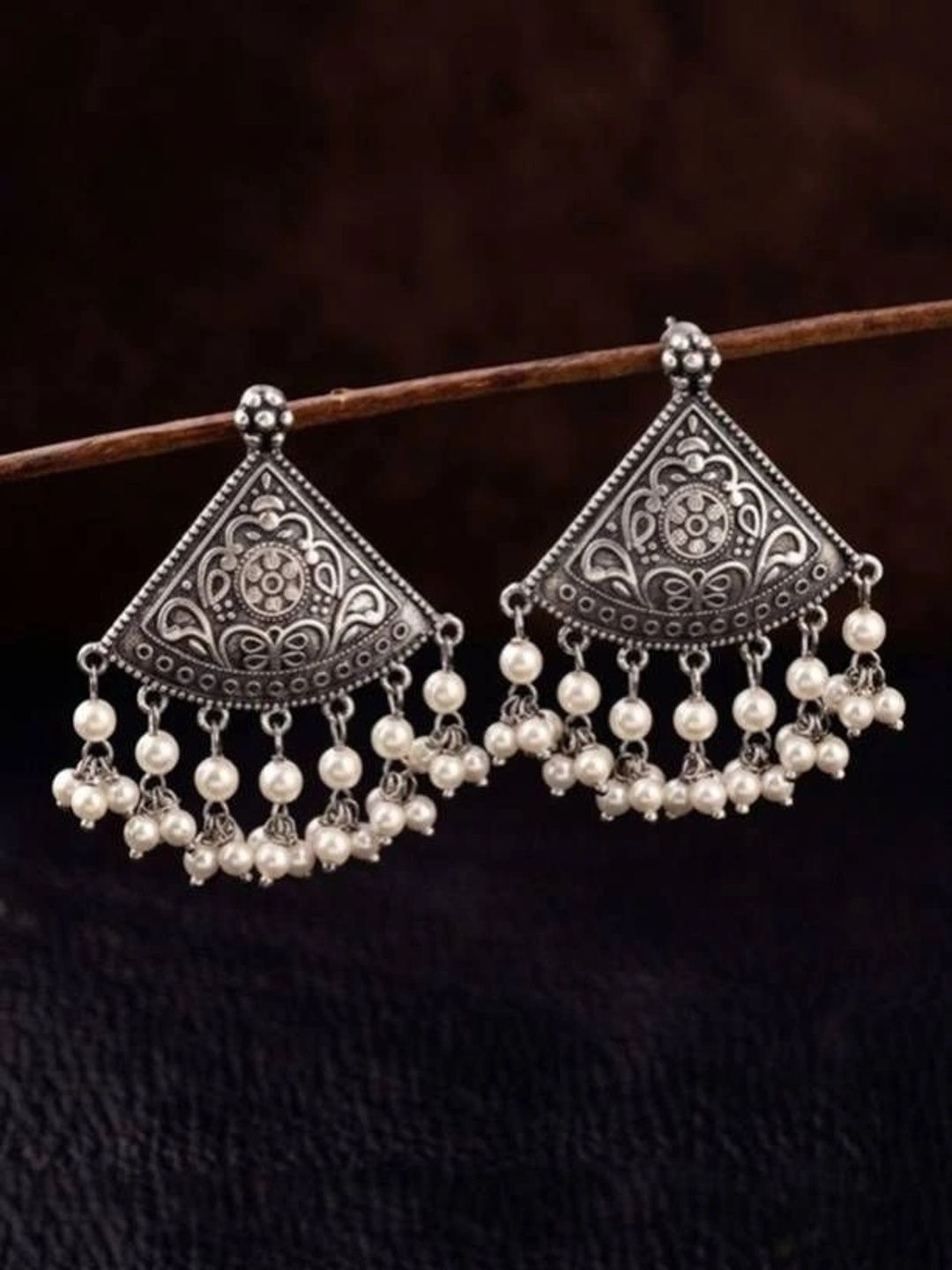 THE GLAM POUCH Triangular Drop Earrings-picture-37