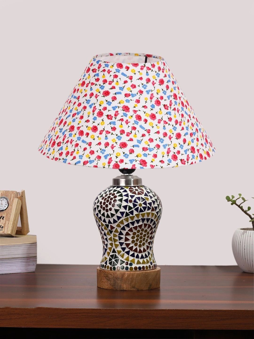Myntra Elegant Homes Multicoloured Printed Glass Traditional Frusturical Shaped Table Lamp-picture-21