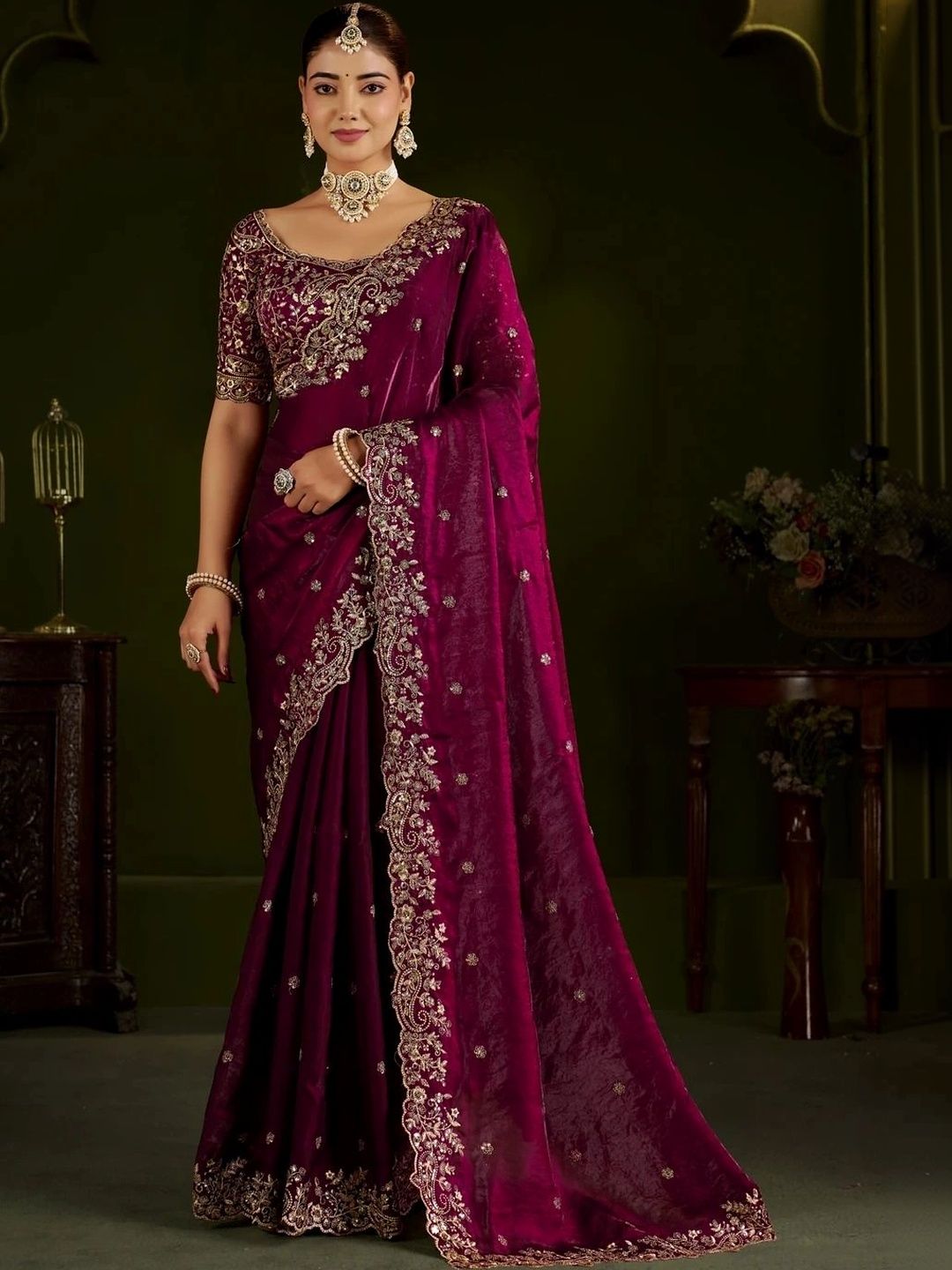 ANJAVI FASHION ANJAVI FASHION Women Floral Embroidered Heavy Work Saree
