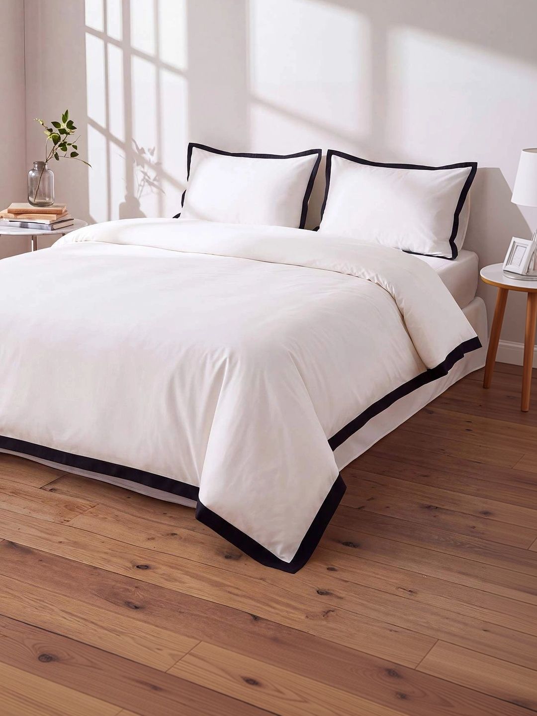 Trendyol White & Black Printed Duvet Cover With 2 Pillow Covers-picture-37