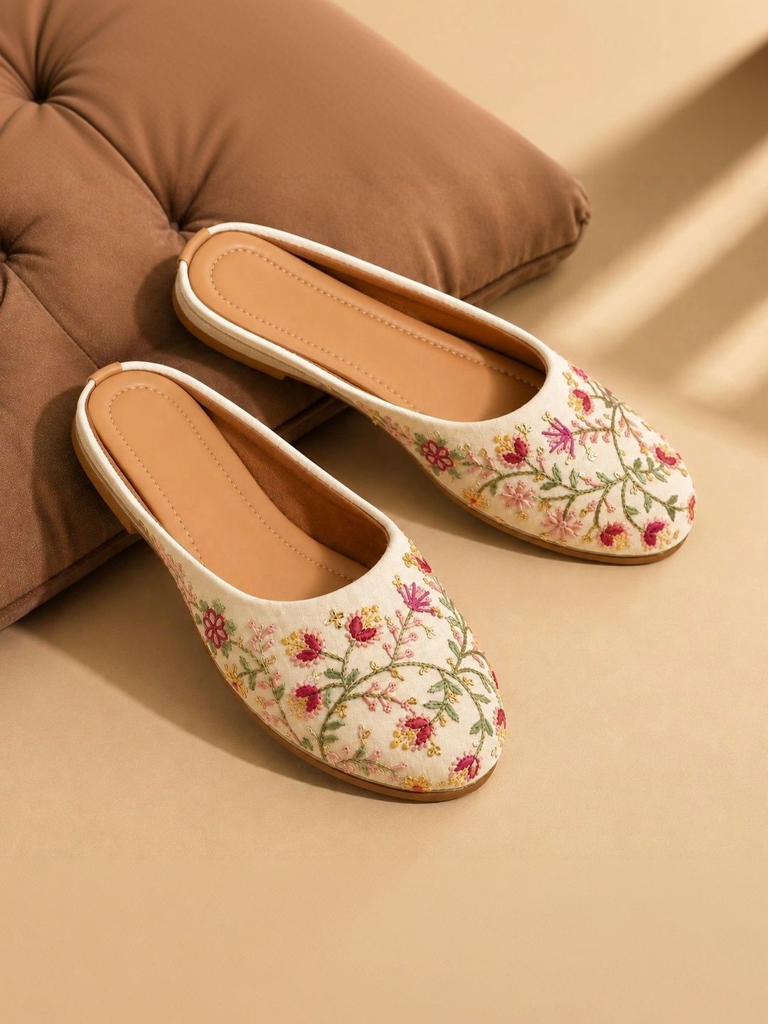 Moda Rapido Women Embellished Ethnic Mules with Embroidered Flats-picture-14