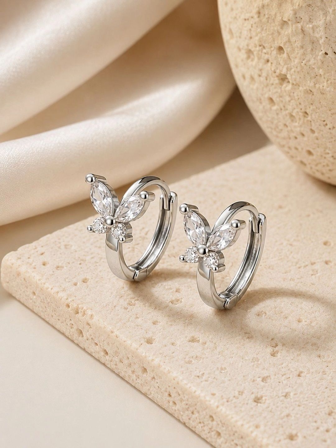 VAMA Animal Shaped Hoop Earrings-picture-21