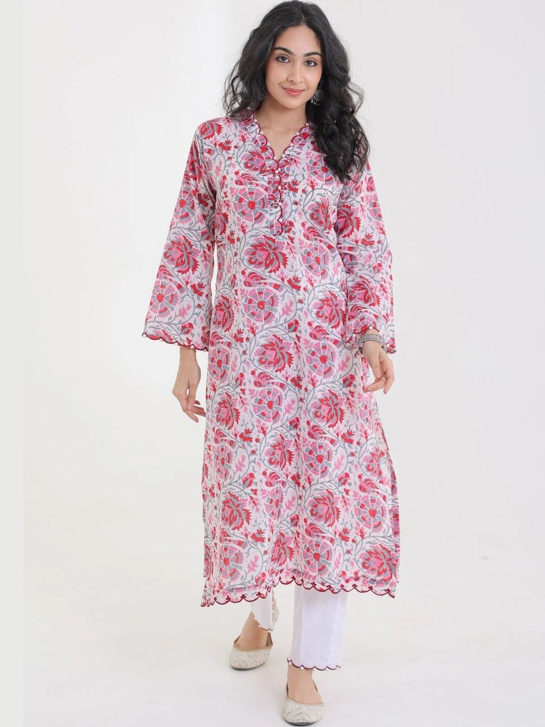 Chhaap tilak Floral Printed V-Neck Pure Cotton Handloom Kurti-picture-23