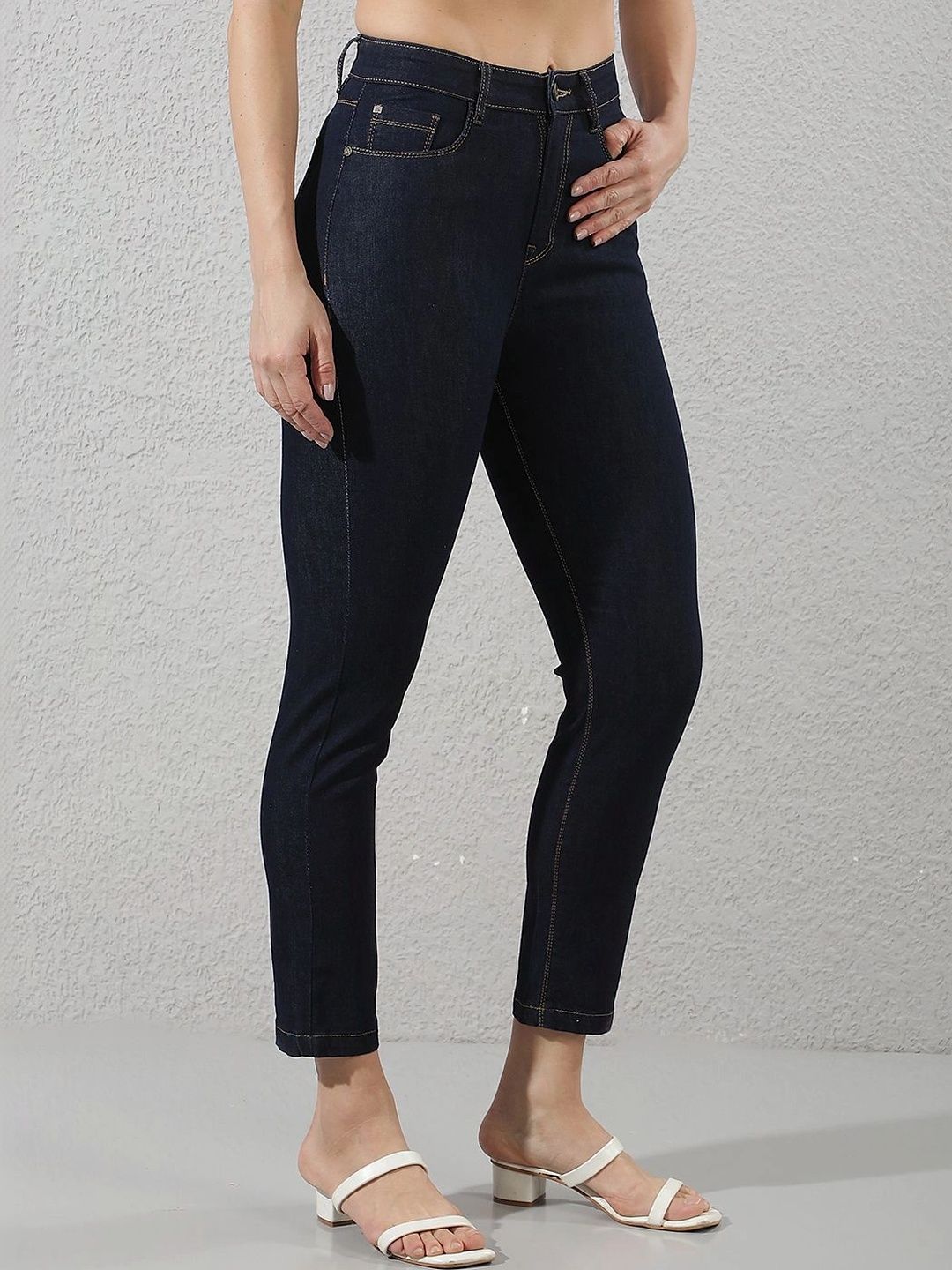 Crimsoune Club Women Straight Fit Mid-Rise Light Fade Stretchable Jeans-picture-23