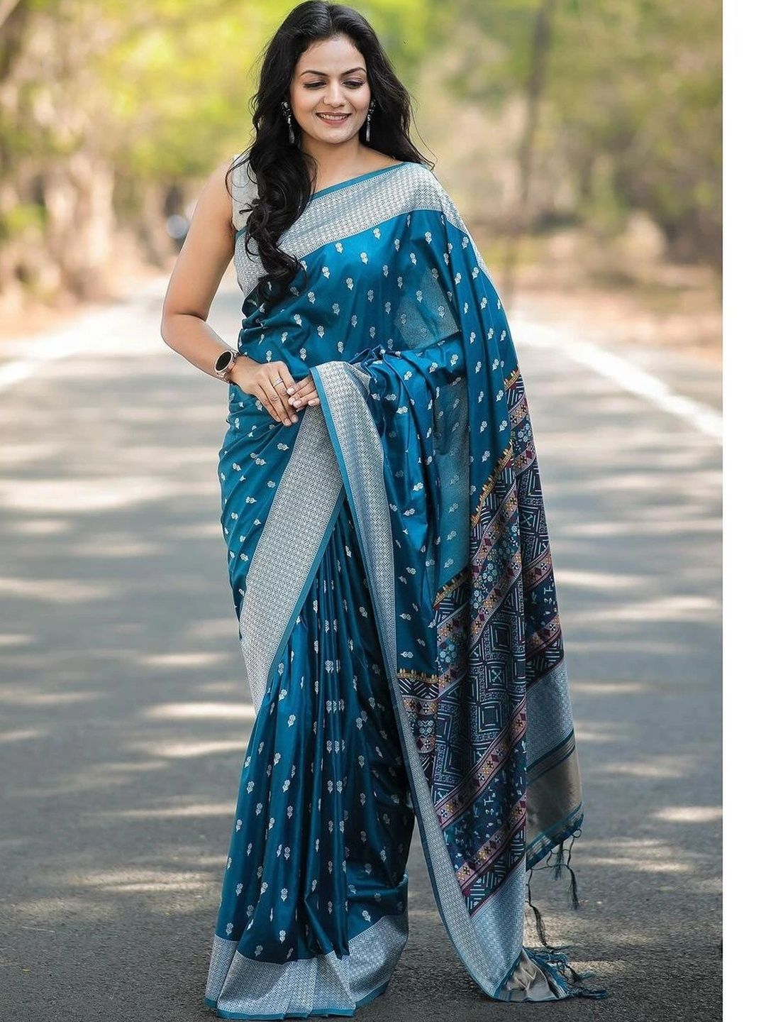 ZELLURE Woven Design Zari Art Silk Kanjeevaram Saree-picture-29