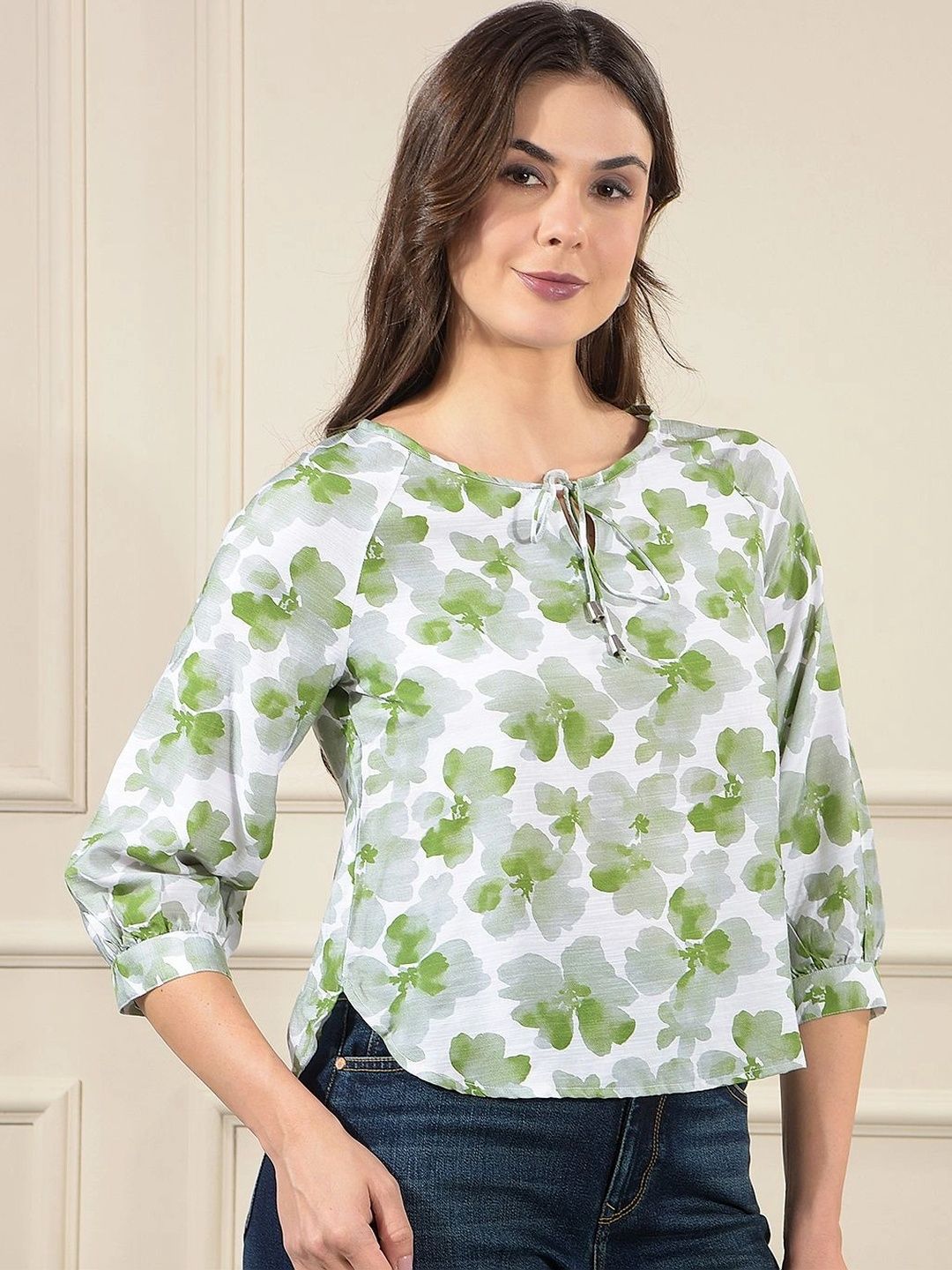 Crimsoune Club Floral Print Tie-Up Neck Top-picture-13