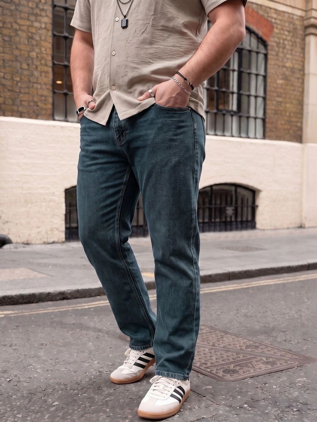 Urbano Plus Men Relaxed Fit Mid-Rise Heavy Fade Jeans-picture-13