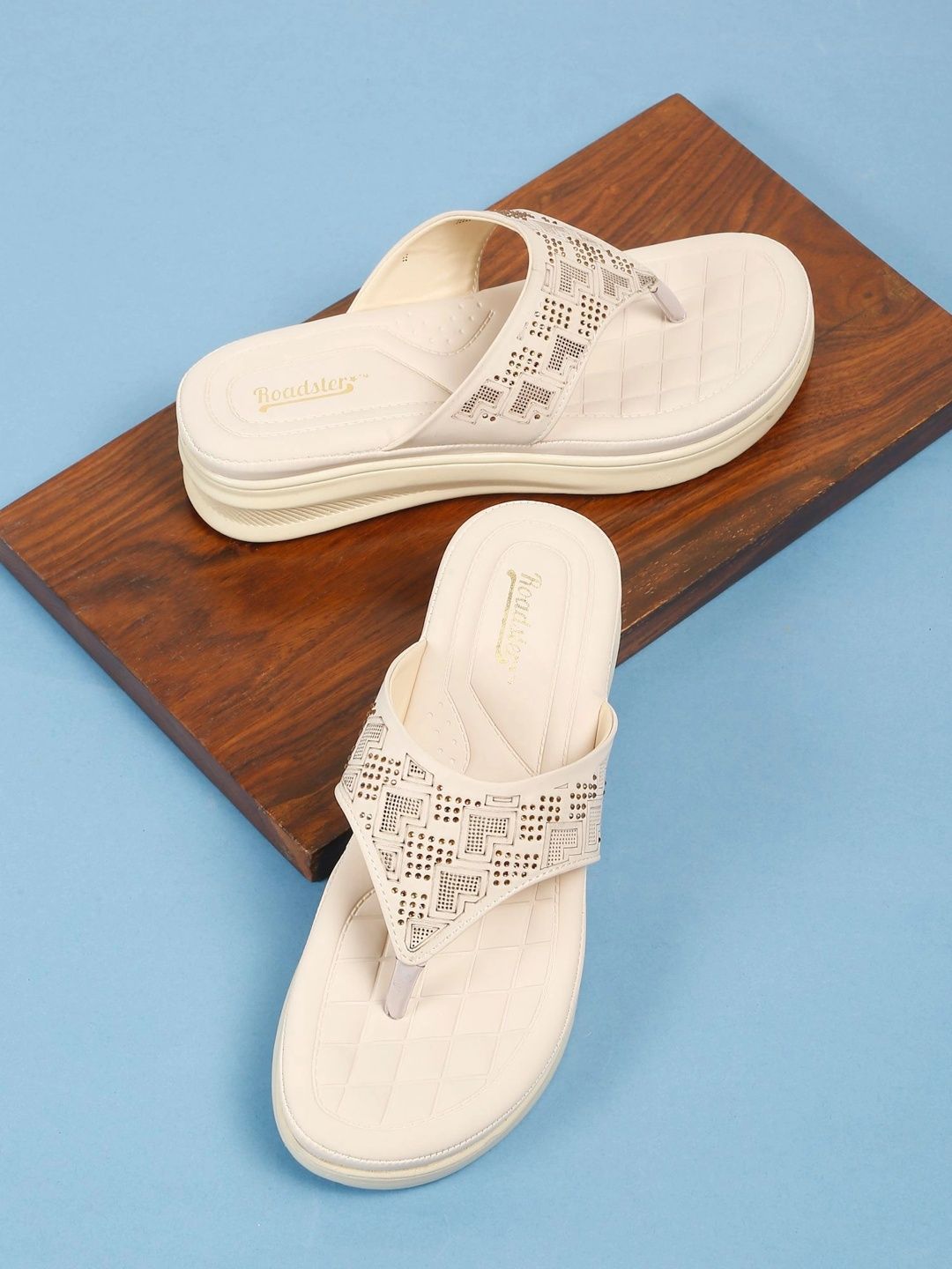Roadster Textured Wedge Sandals-picture-16