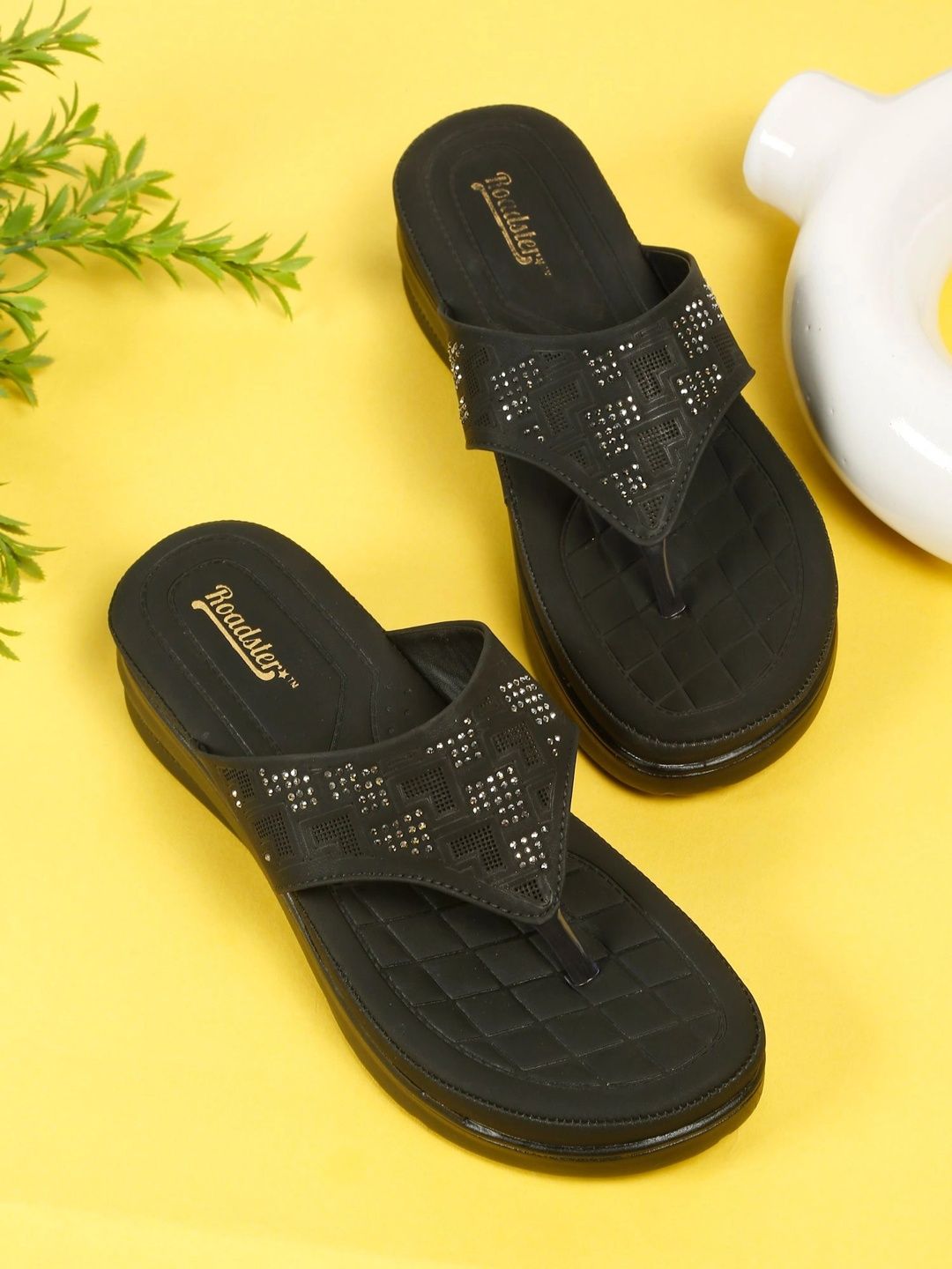 Roadster Textured Wedge Sandals-picture-37