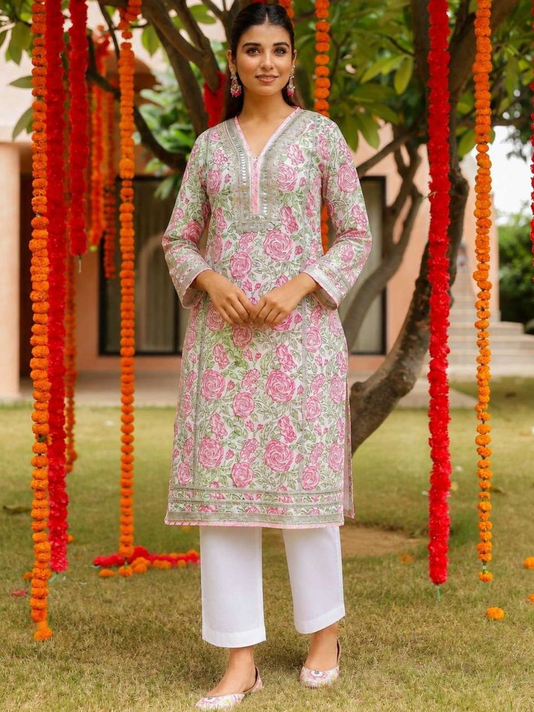 Chhaap tilak Floral Printed V-Neck Pure Cotton Handloom Kurti-picture-54