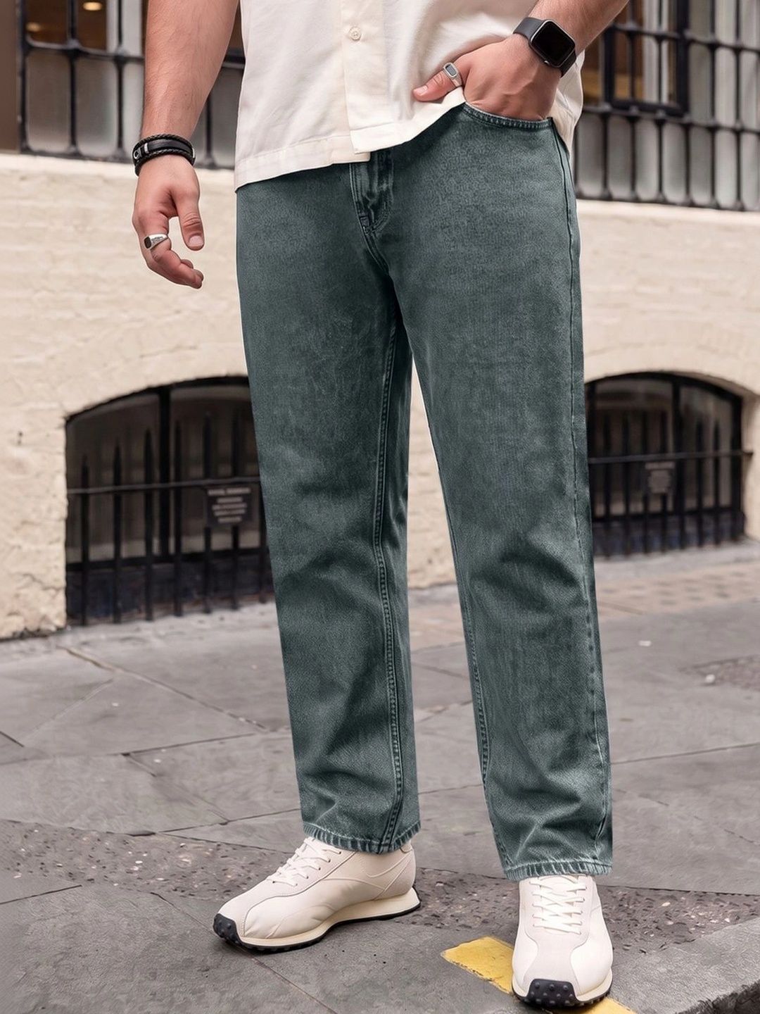 Urbano Plus Men Relaxed Fit Mid-Rise Heavy Fade Jeans-picture-27