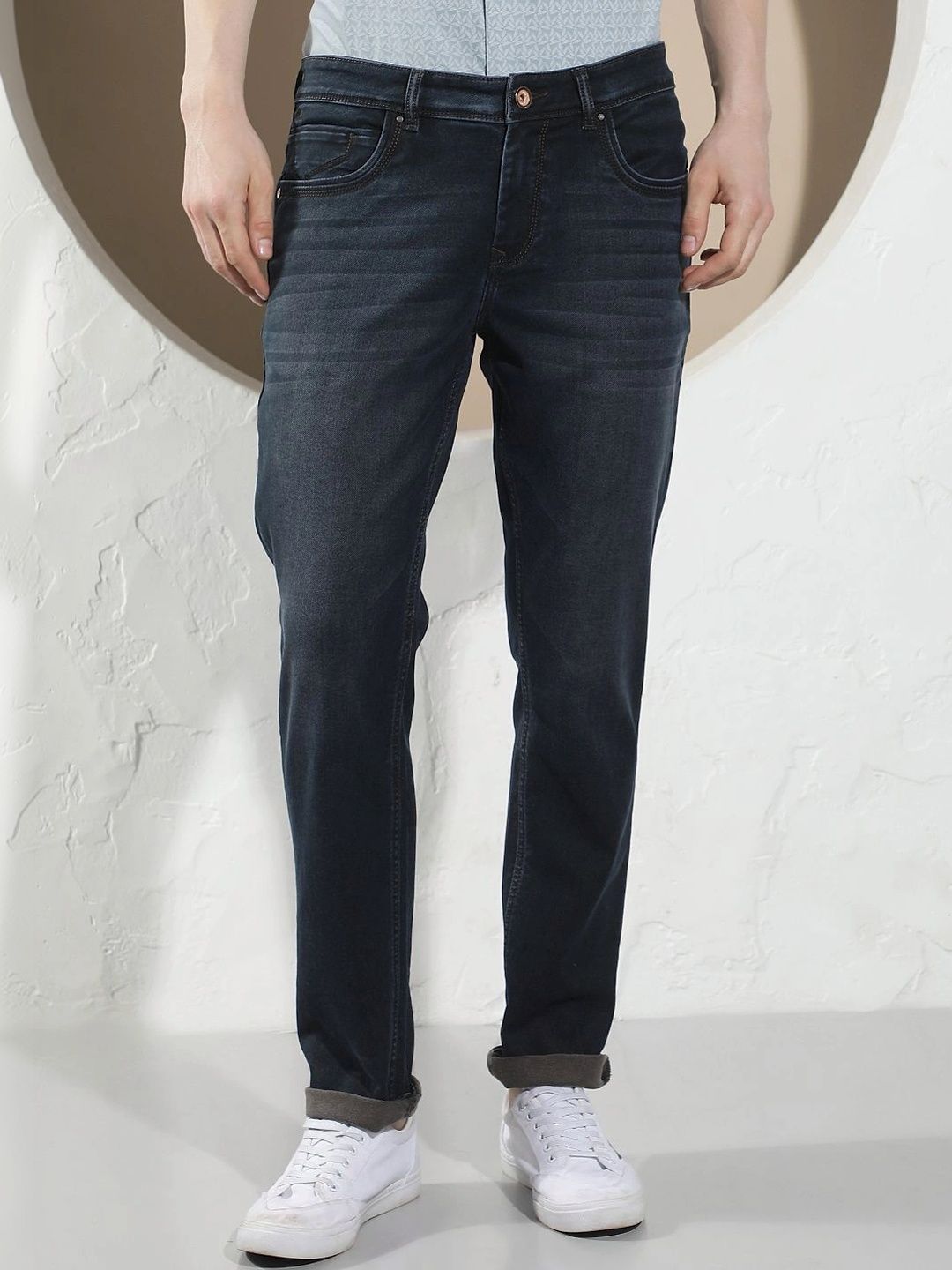 Crimsoune Club Men Slim Fit Mid-Rise Low Distress Light Fade Stretchable Jeans-image-24
