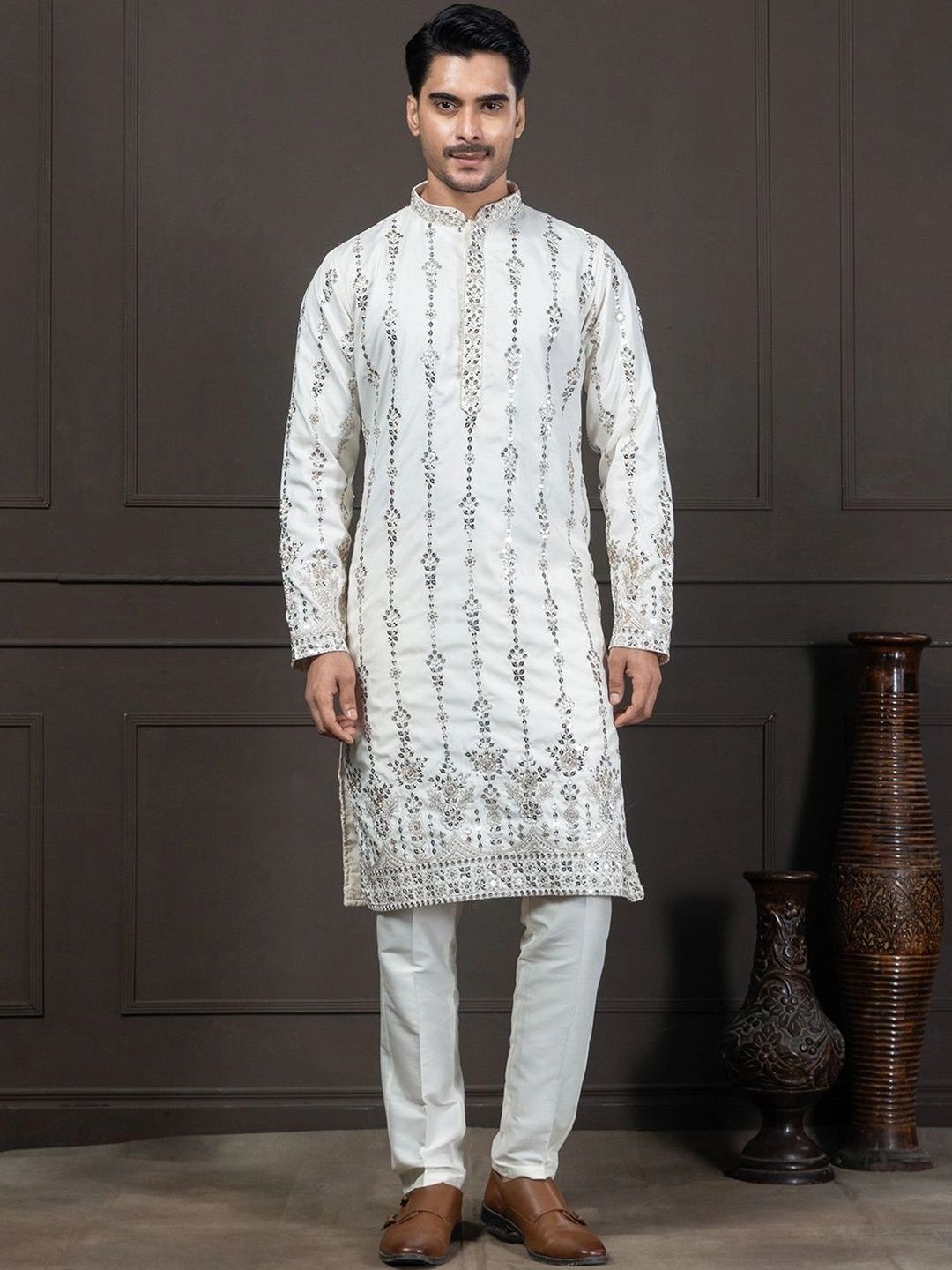 EKYAA Men Geometric Embroidered Sequinned Kurta-picture-45