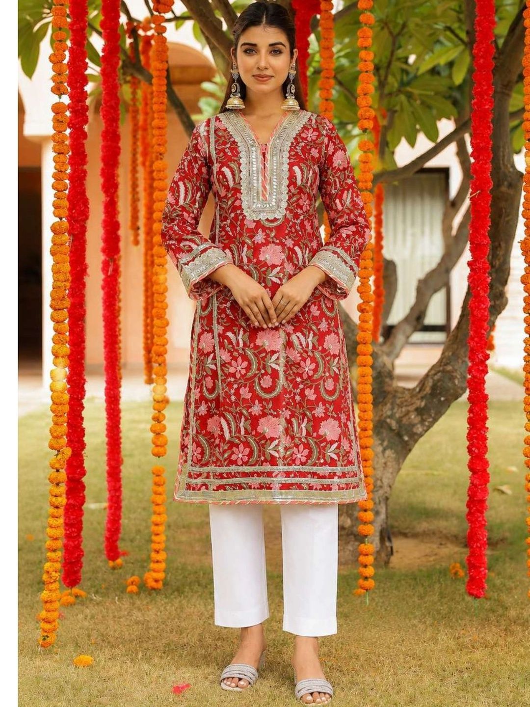 Chhaap tilak Floral Printed V-Neck Pure Cotton Handloom Kurti-picture-24