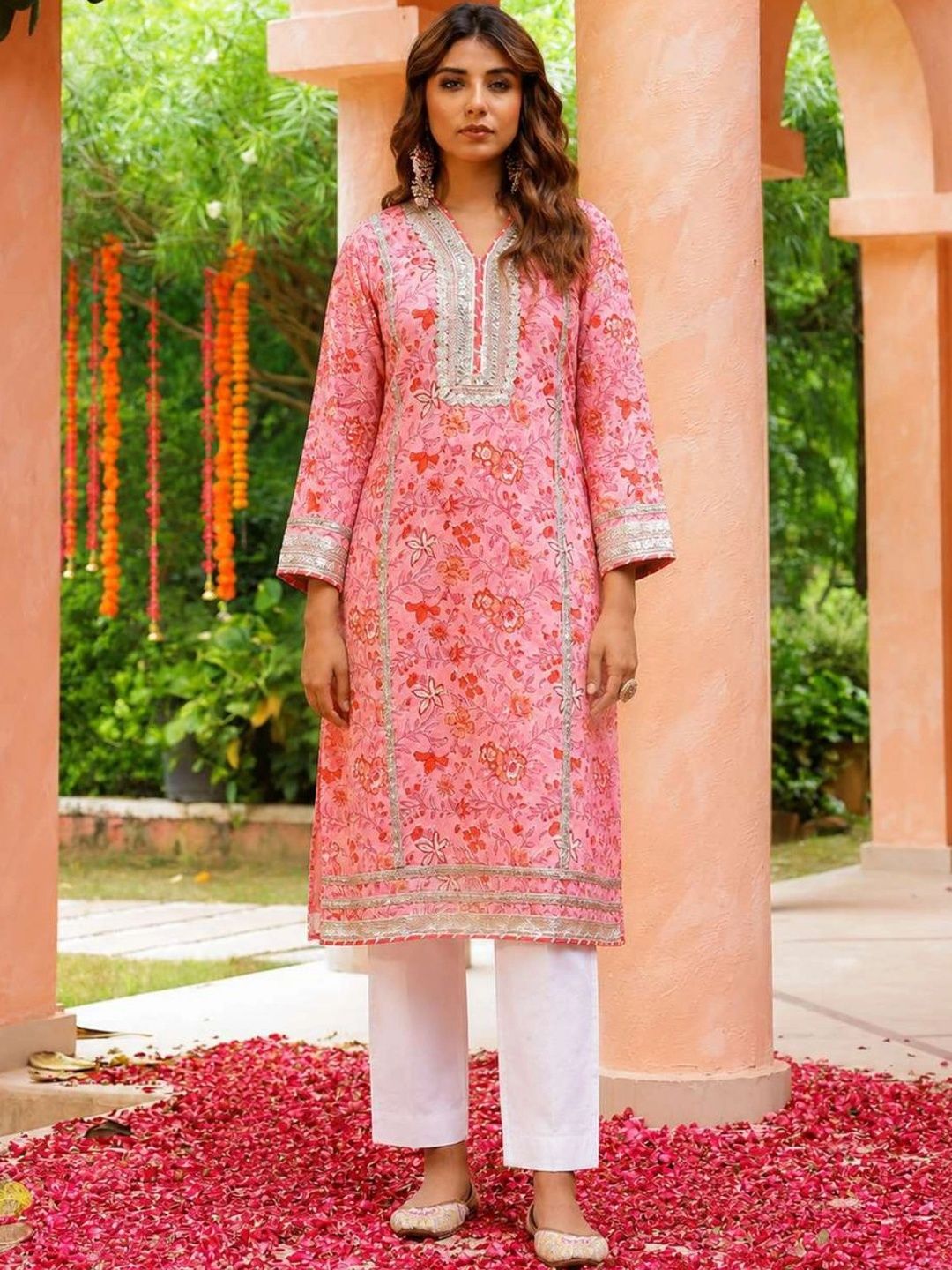 Chhaap tilak Floral Printed V-Neck Mirror Work Pure Cotton Handloom Mirror Work Kurti-picture-26